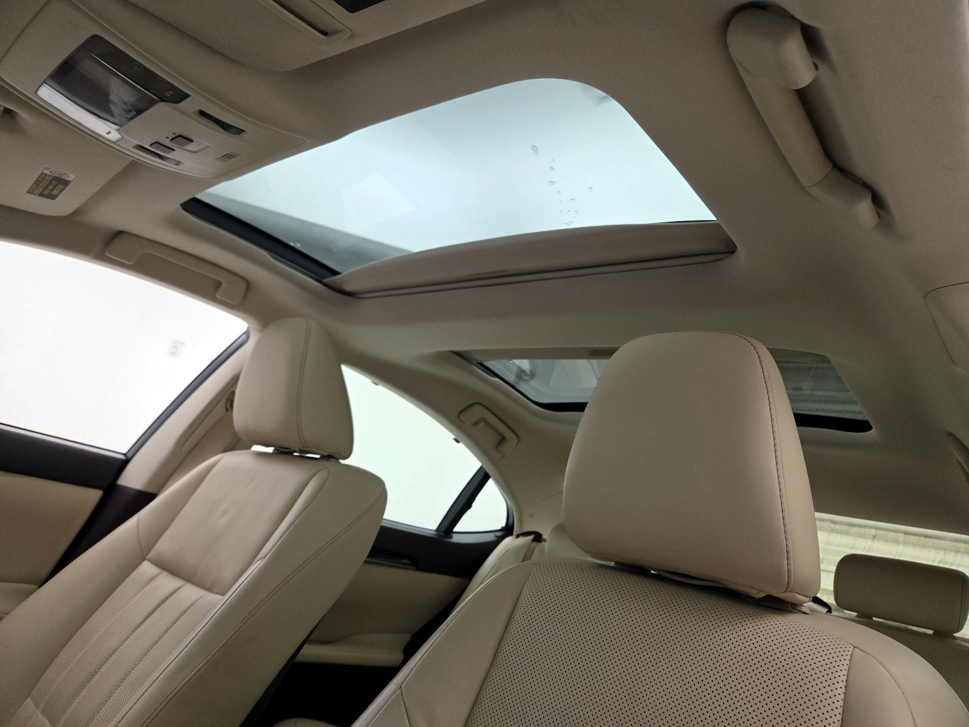 Thumbnail: 2016 Lexus ES - 20