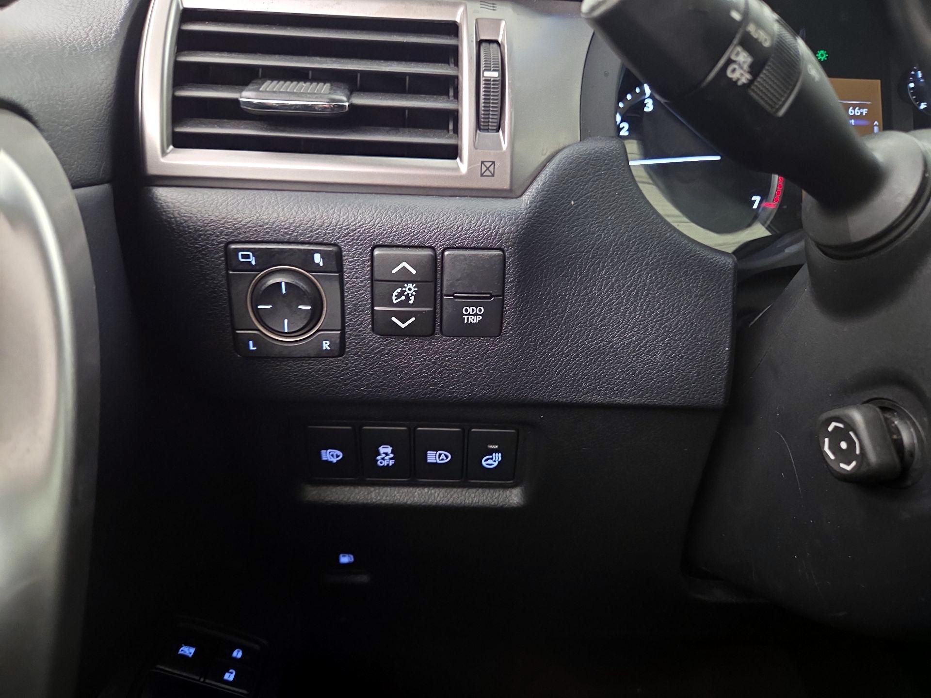 Thumbnail: 2023 Lexus GX - 13
