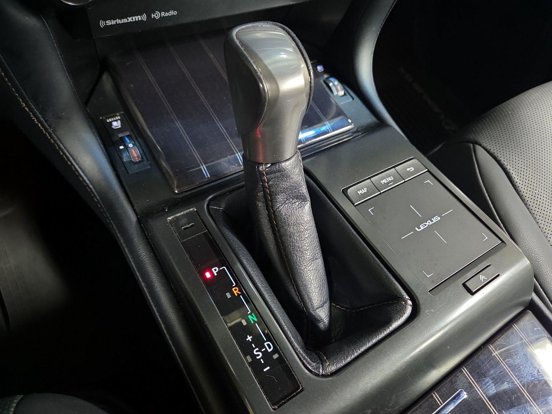 Thumbnail: 2023 Lexus GX - 18
