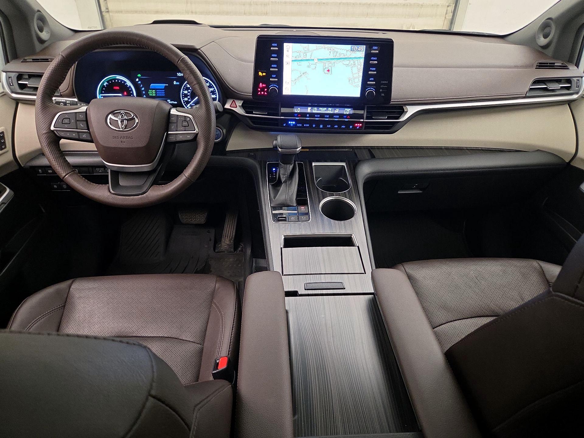 Thumbnail: 2022 Toyota Sienna - 9