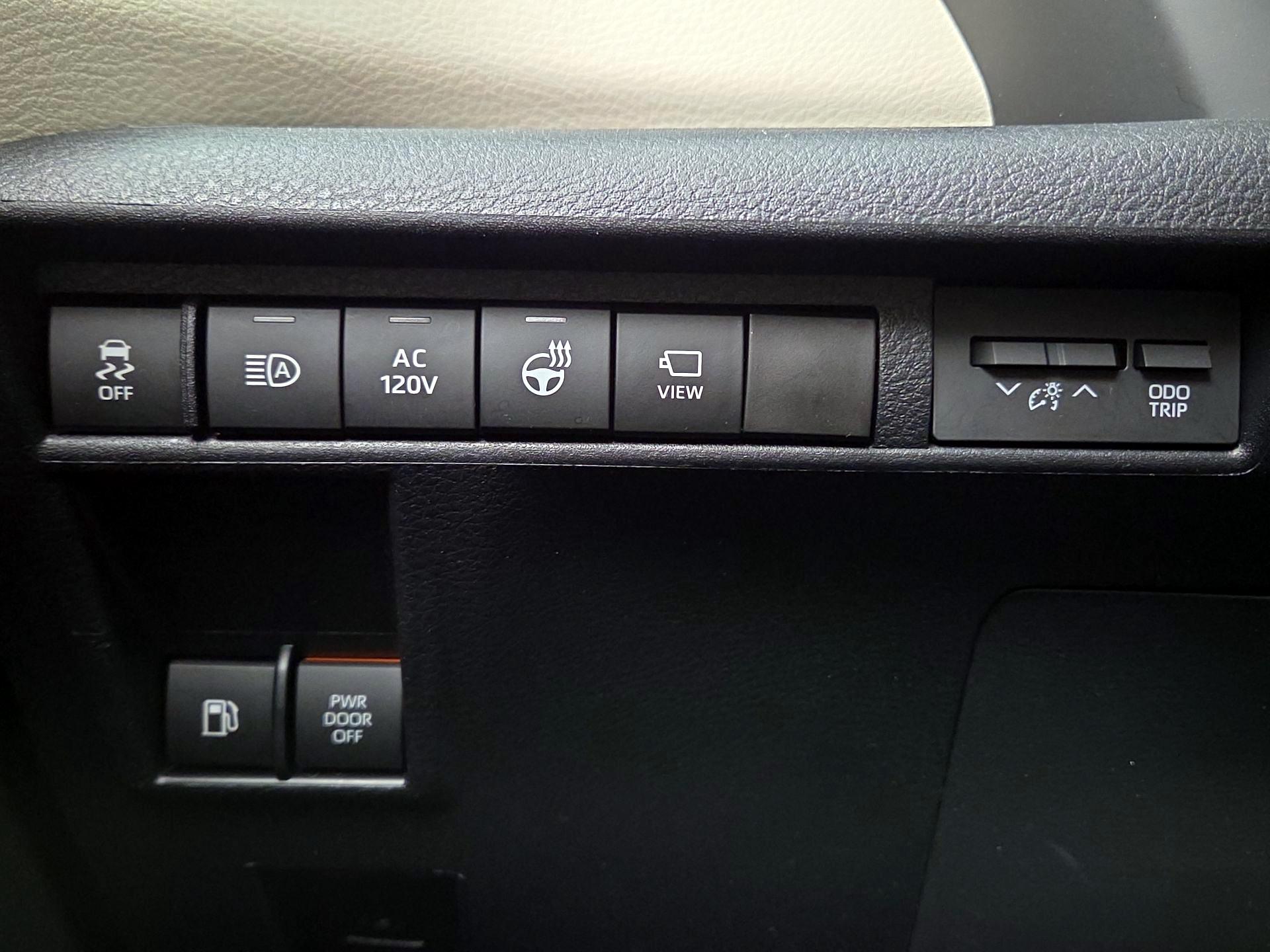 Thumbnail: 2022 Toyota Sienna - 13