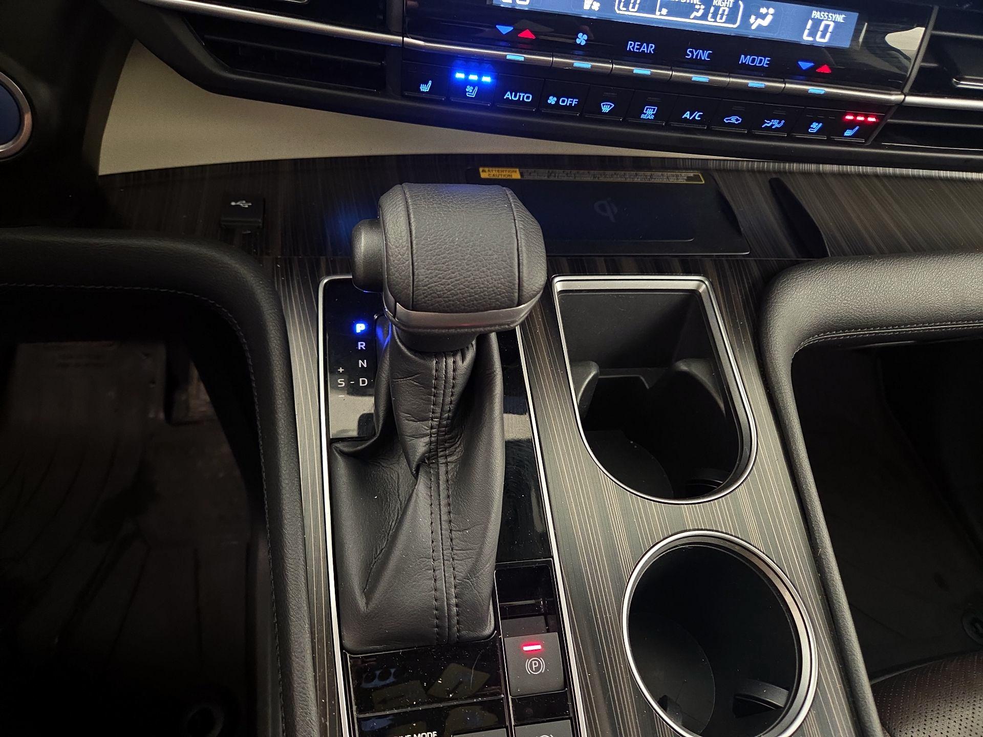 Thumbnail: 2022 Toyota Sienna - 18