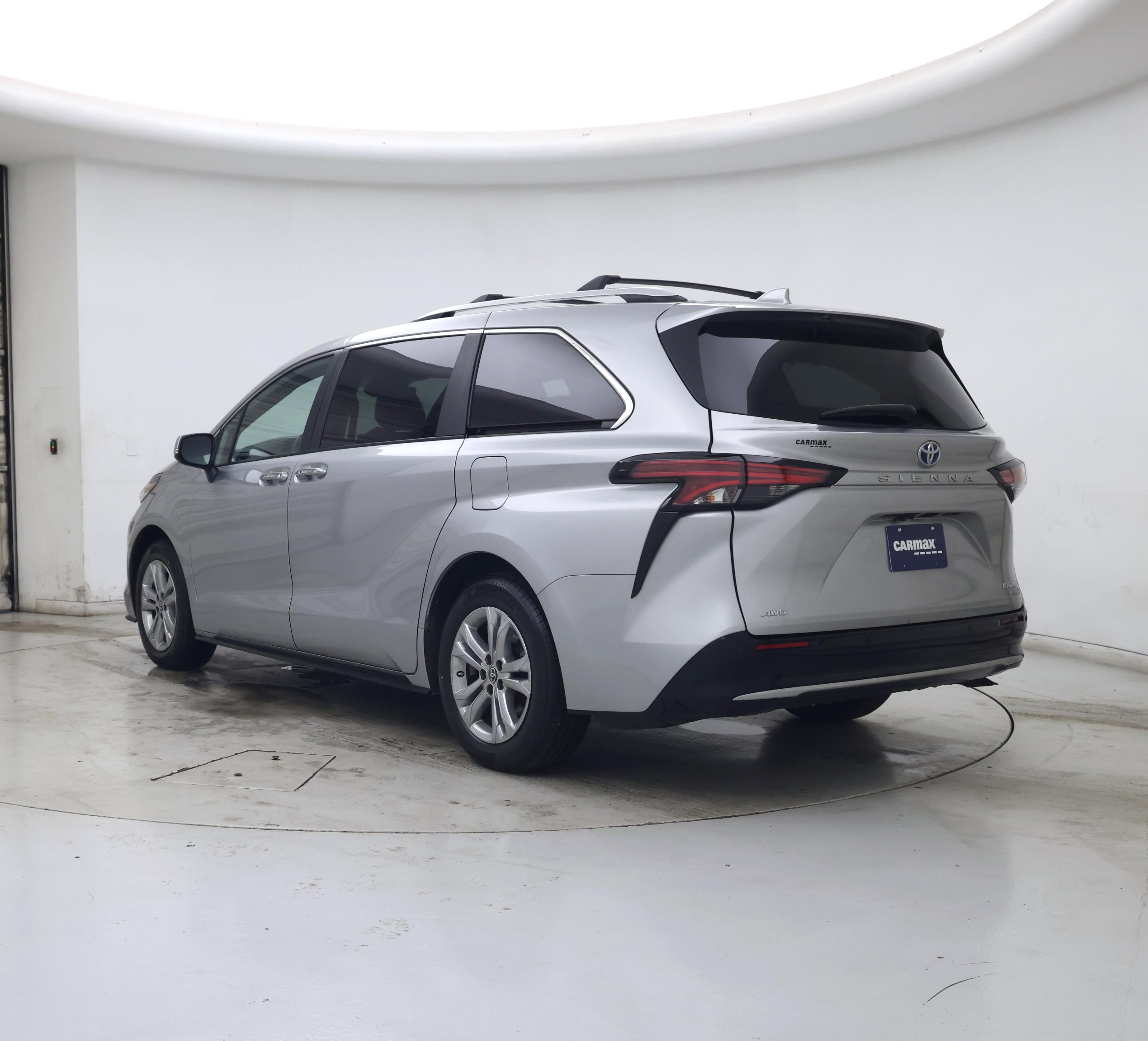 Thumbnail: 2022 Toyota Sienna - 2