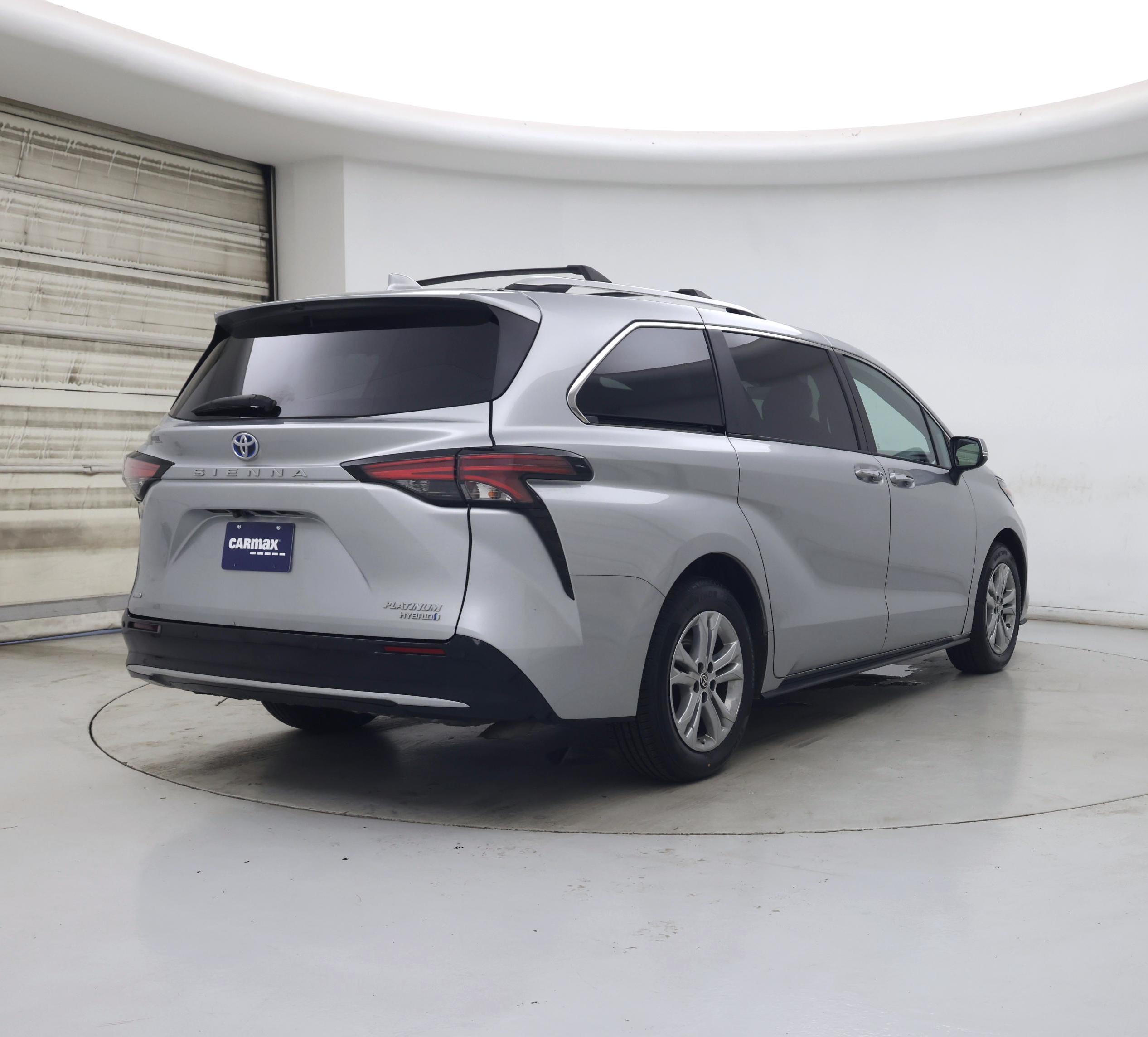 Thumbnail: 2022 Toyota Sienna - 8