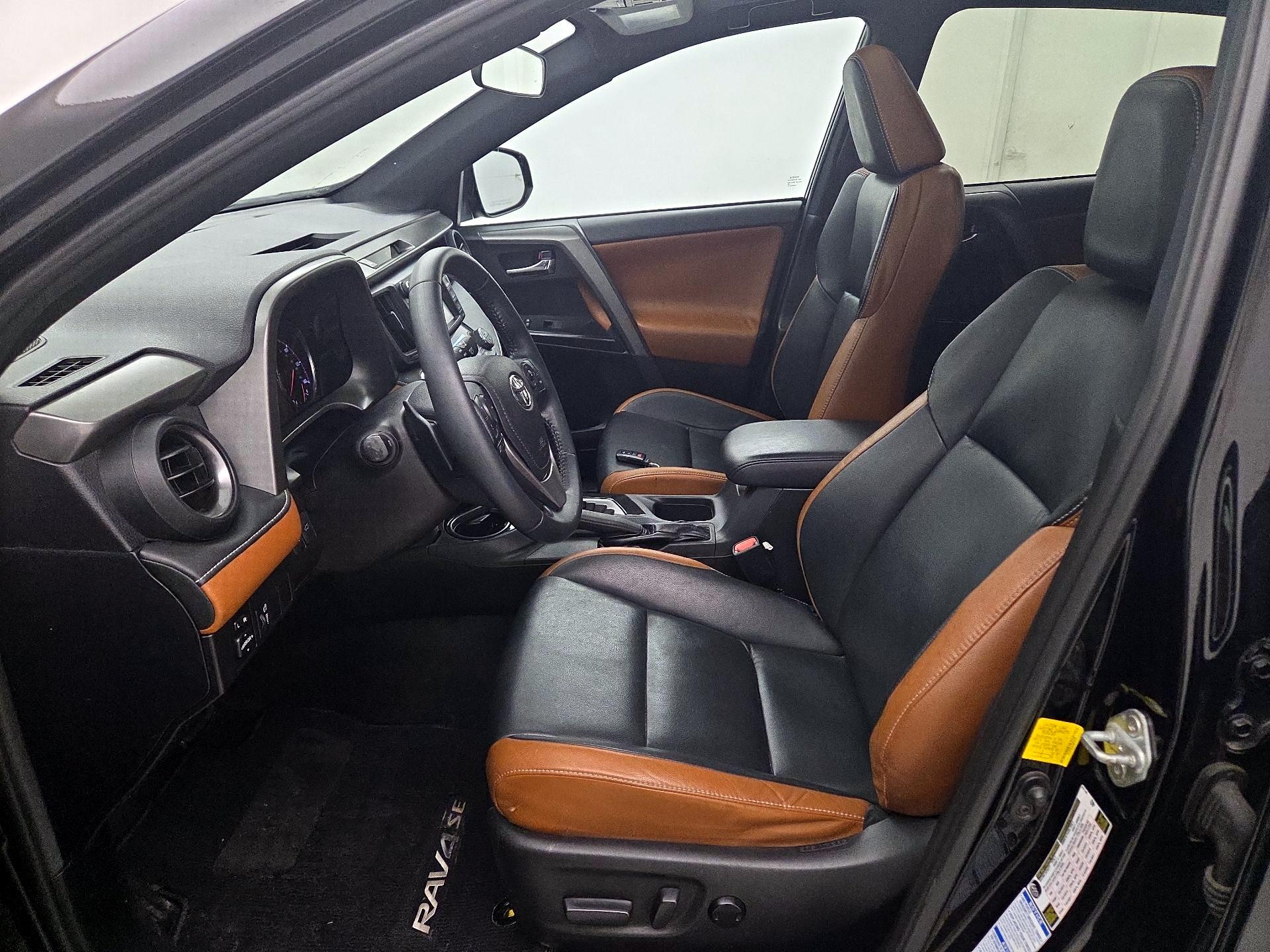 Thumbnail: 2016 Toyota RAV4 - 11
