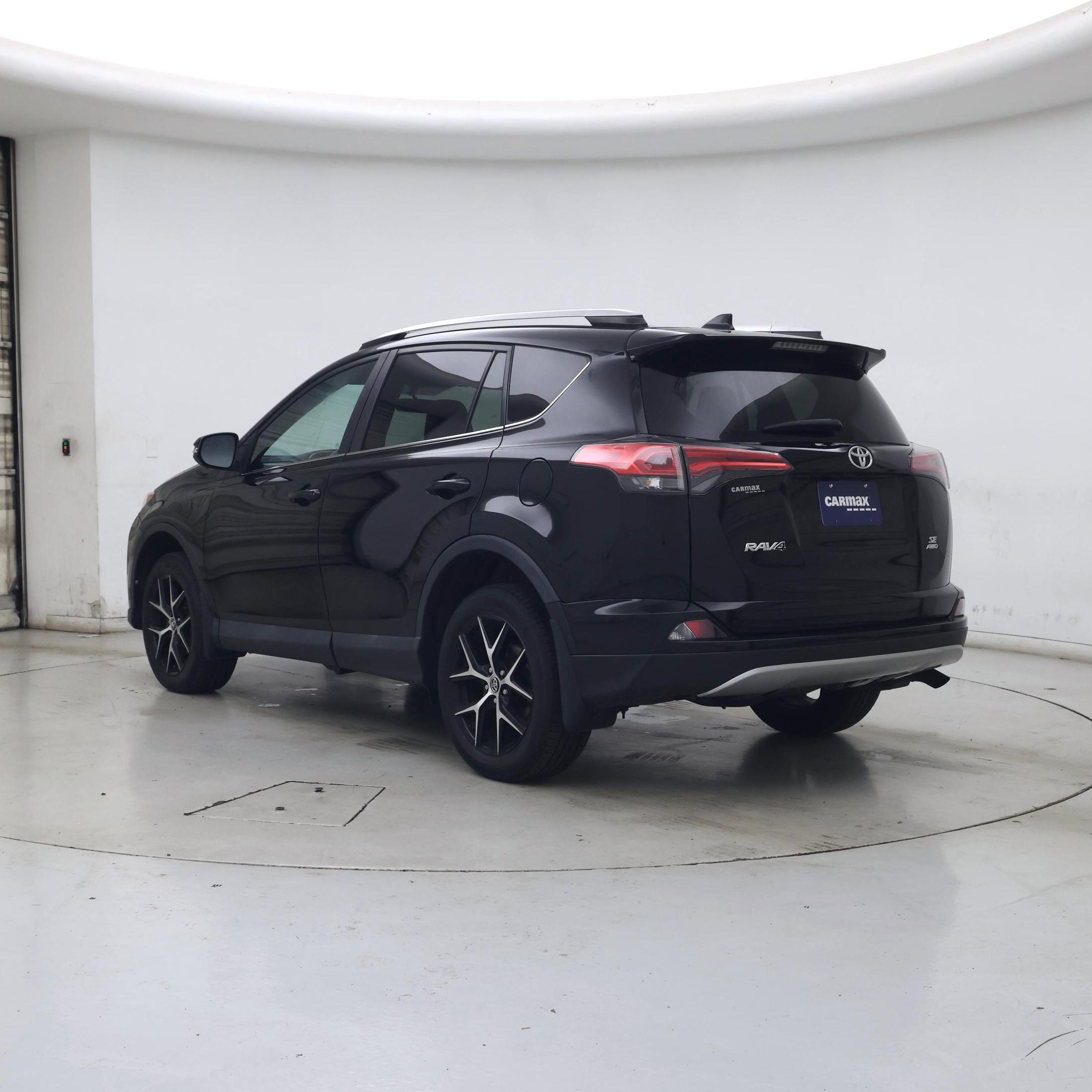 Thumbnail: 2016 Toyota RAV4 - 2