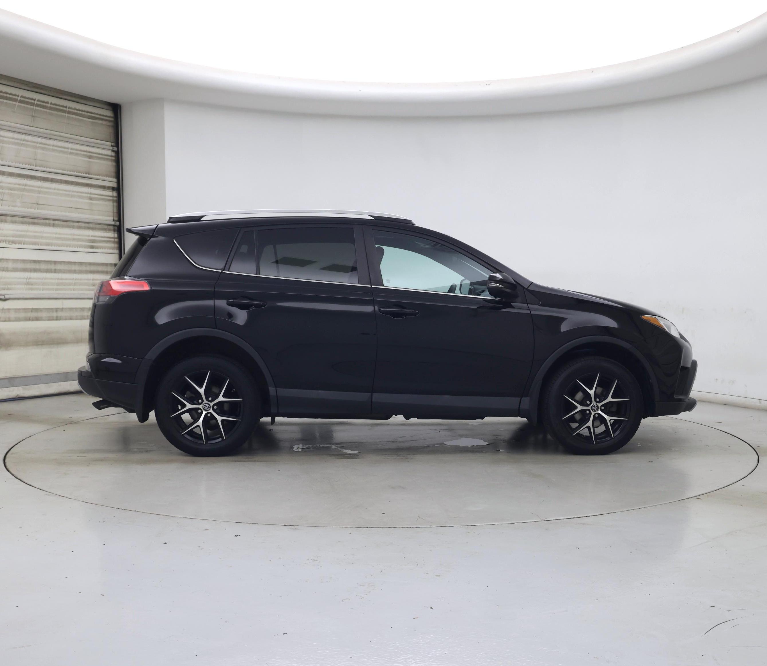 Thumbnail: 2016 Toyota RAV4 - 7