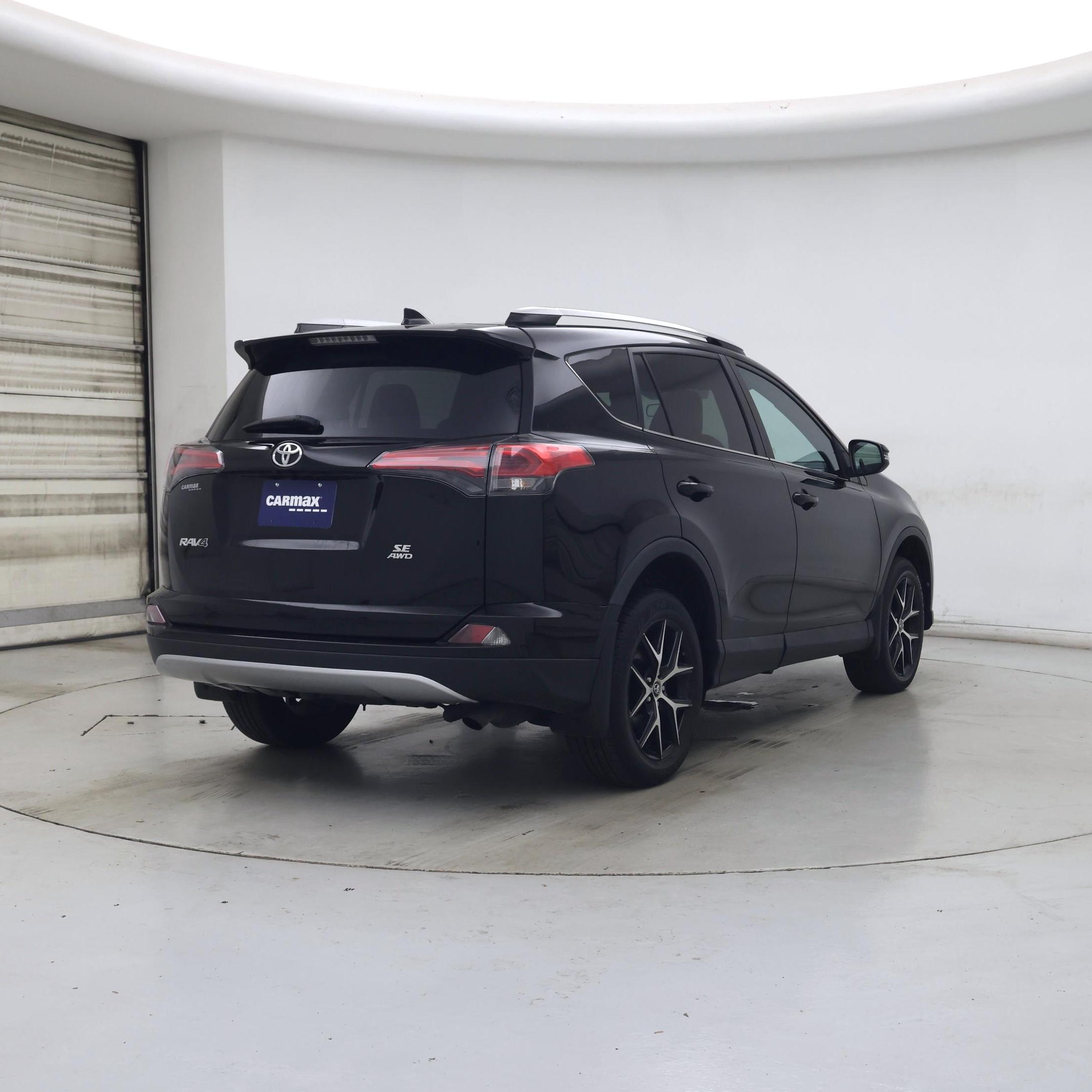 Thumbnail: 2016 Toyota RAV4 - 8