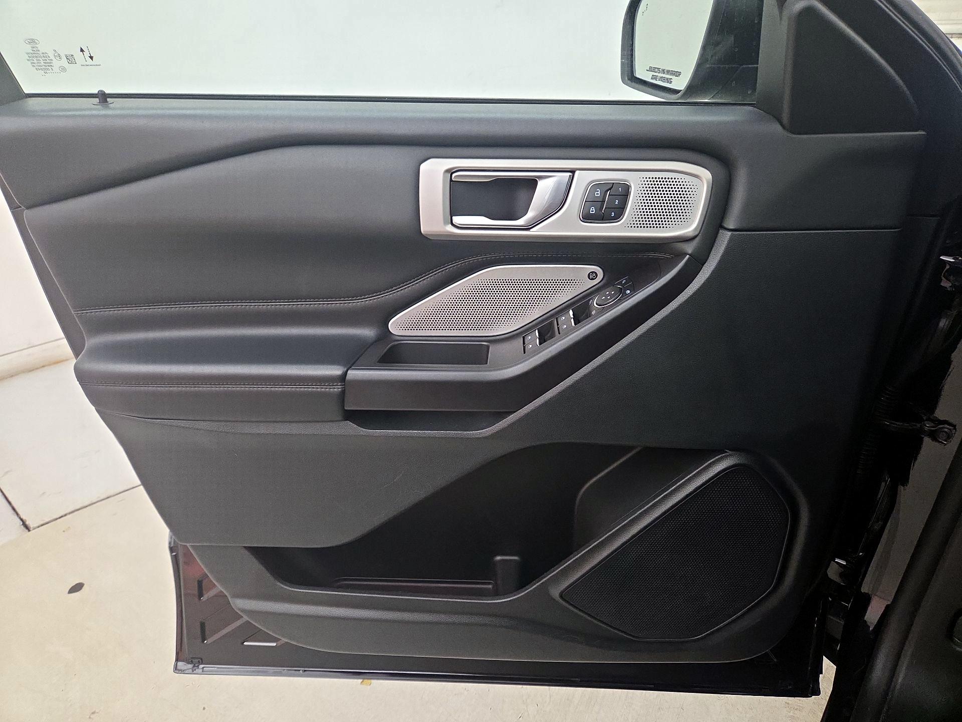 Thumbnail: 2020 Ford Explorer - 12