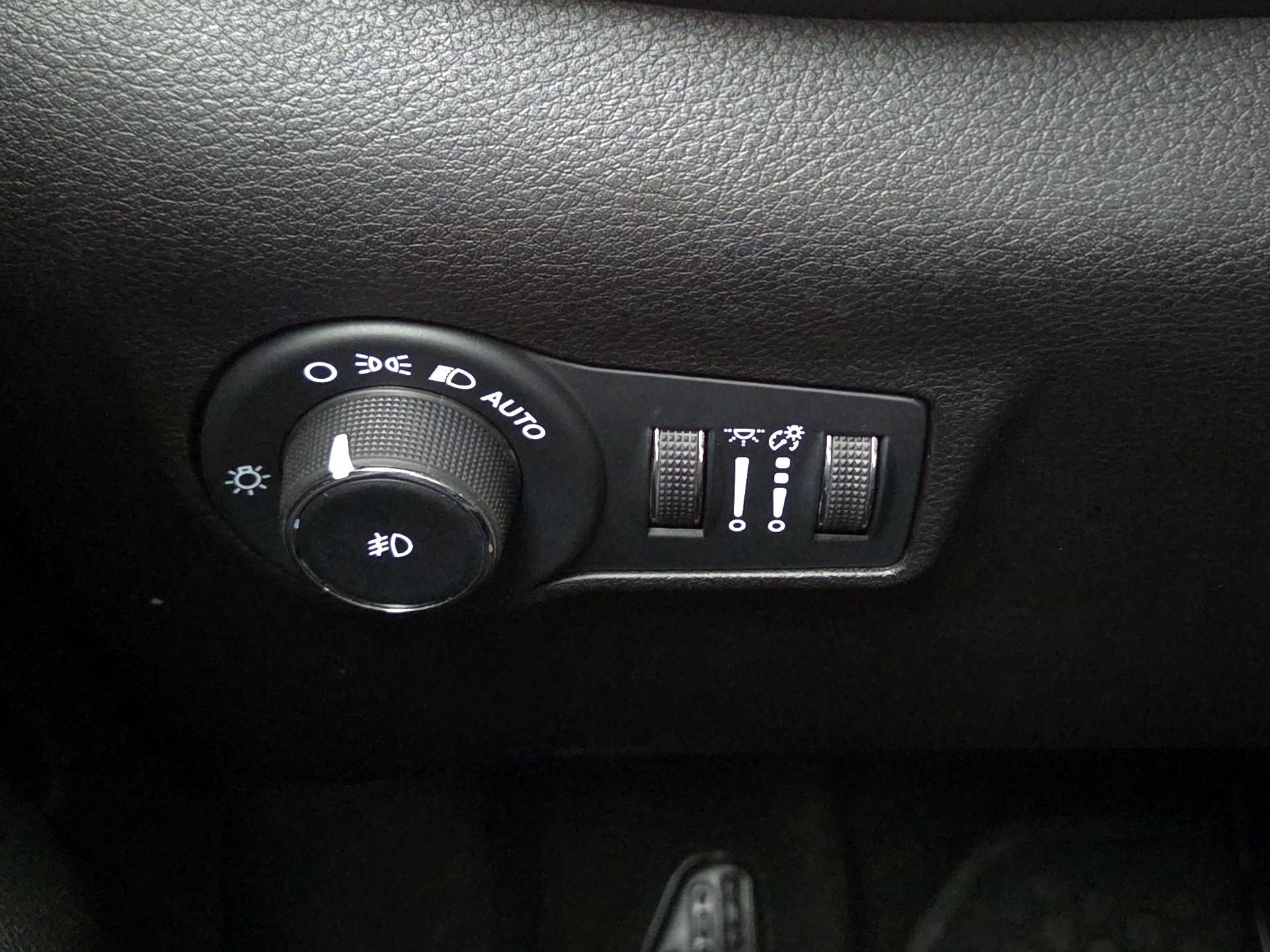 Thumbnail: 2022 Jeep Compass - 13
