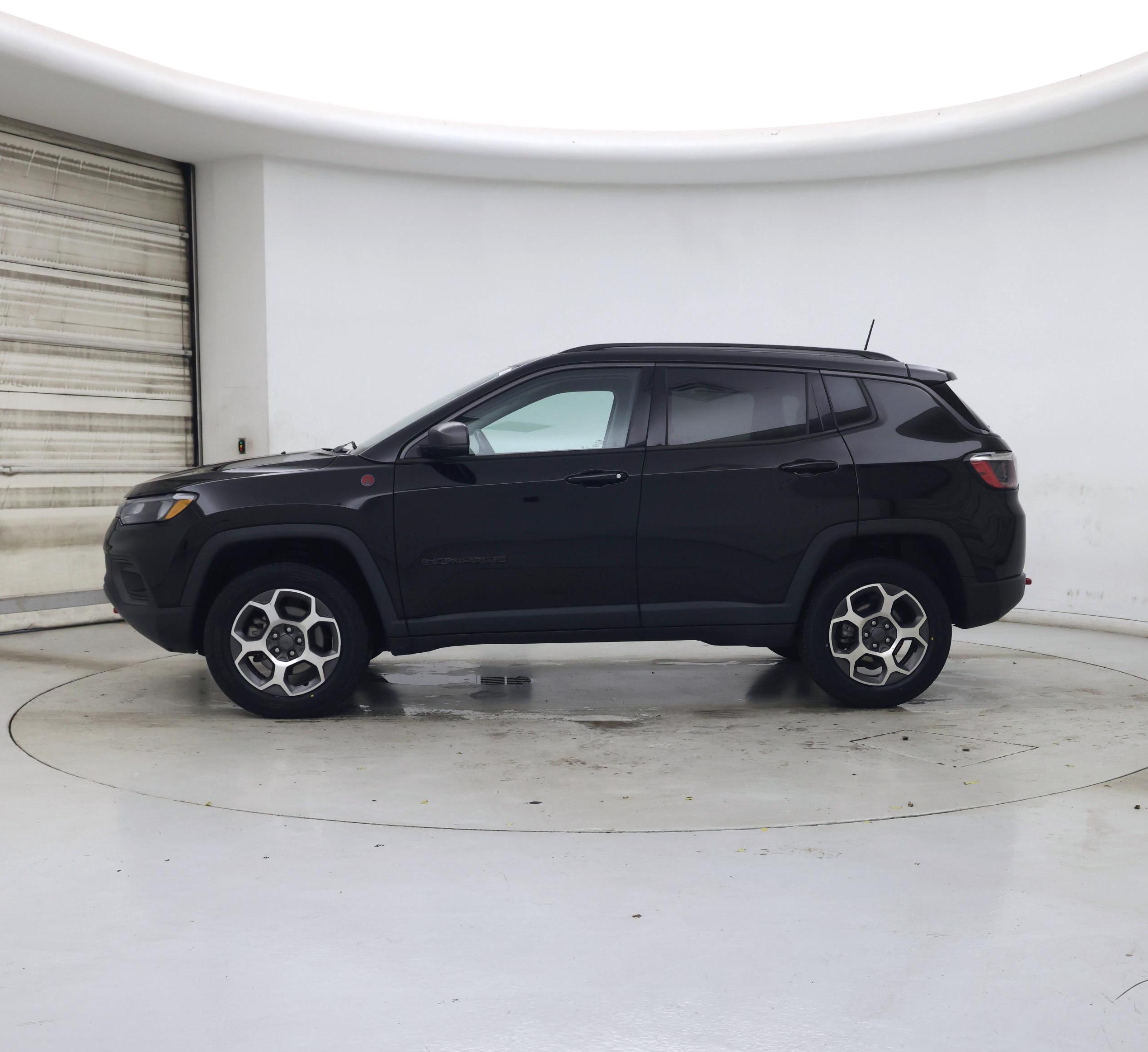 Thumbnail: 2022 Jeep Compass - 3