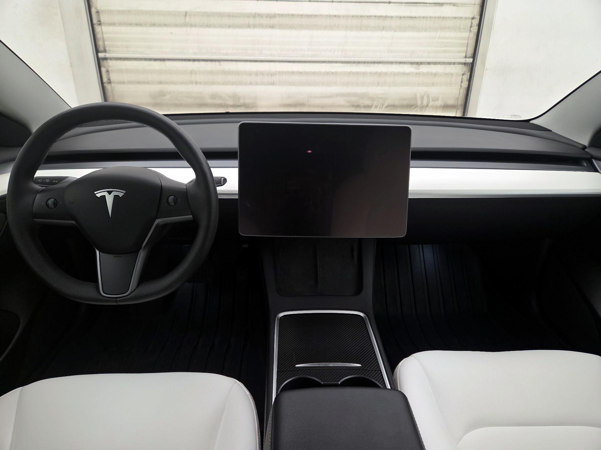 Thumbnail: 2022 Tesla Model 3 - 9