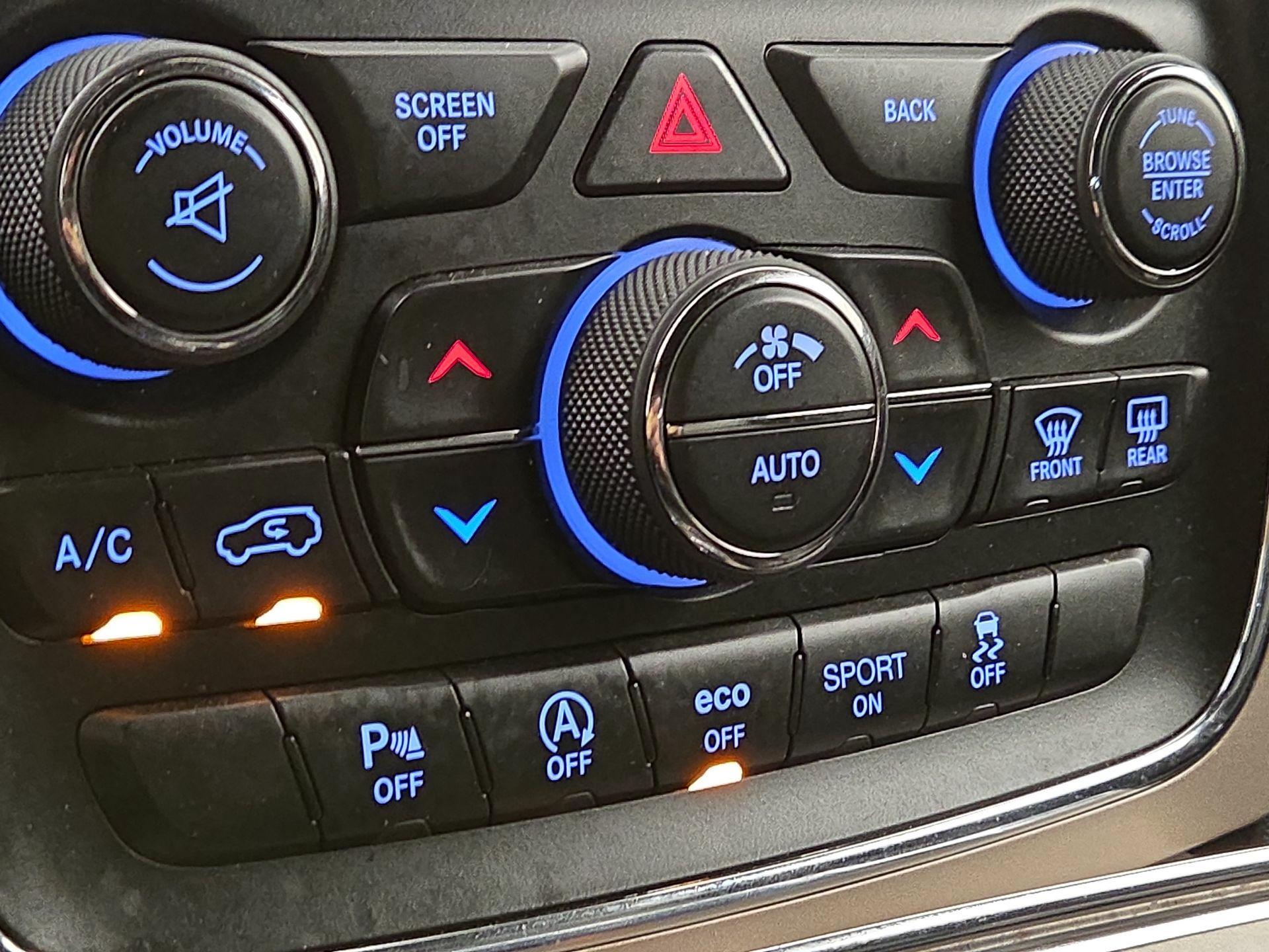Thumbnail: 2017 Jeep Grand Cherokee - 17