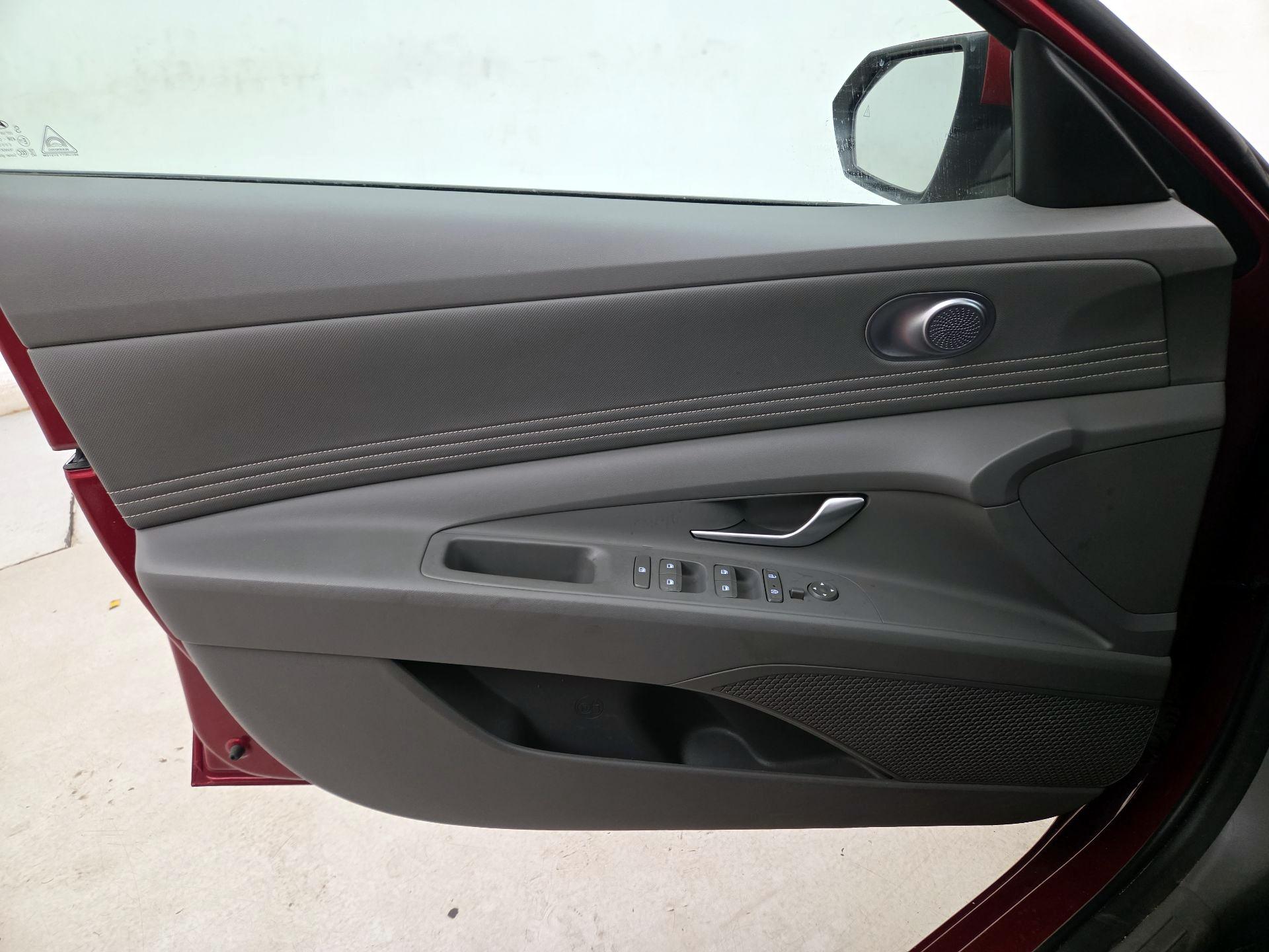Thumbnail: 2023 Hyundai Elantra - 12