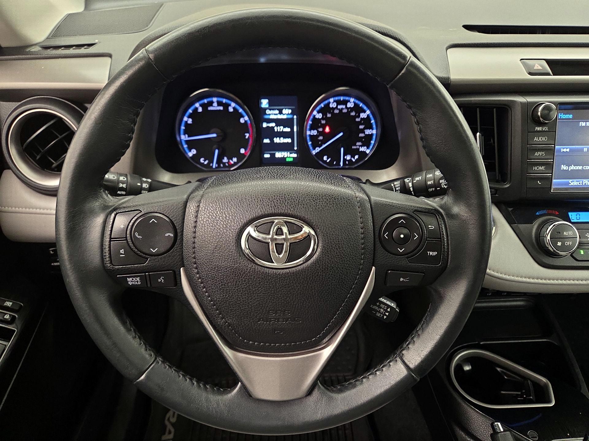 Thumbnail: 2018 Toyota RAV4 - 10