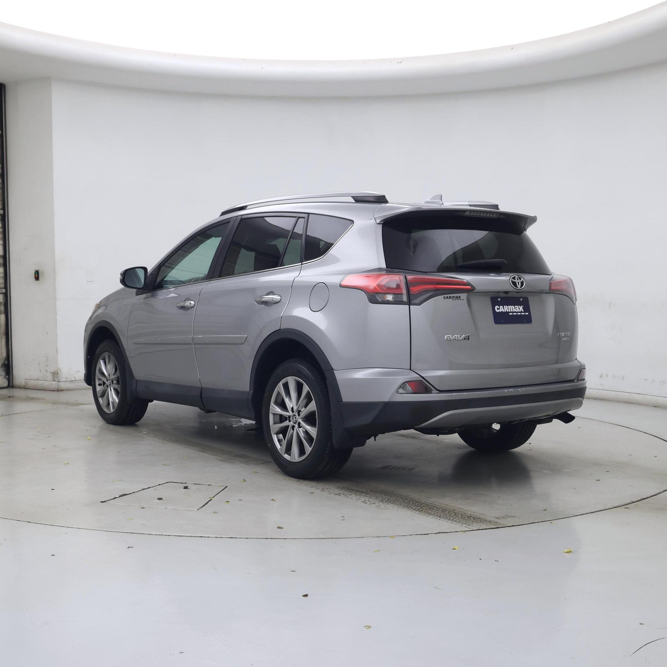 Thumbnail: 2018 Toyota RAV4 - 2