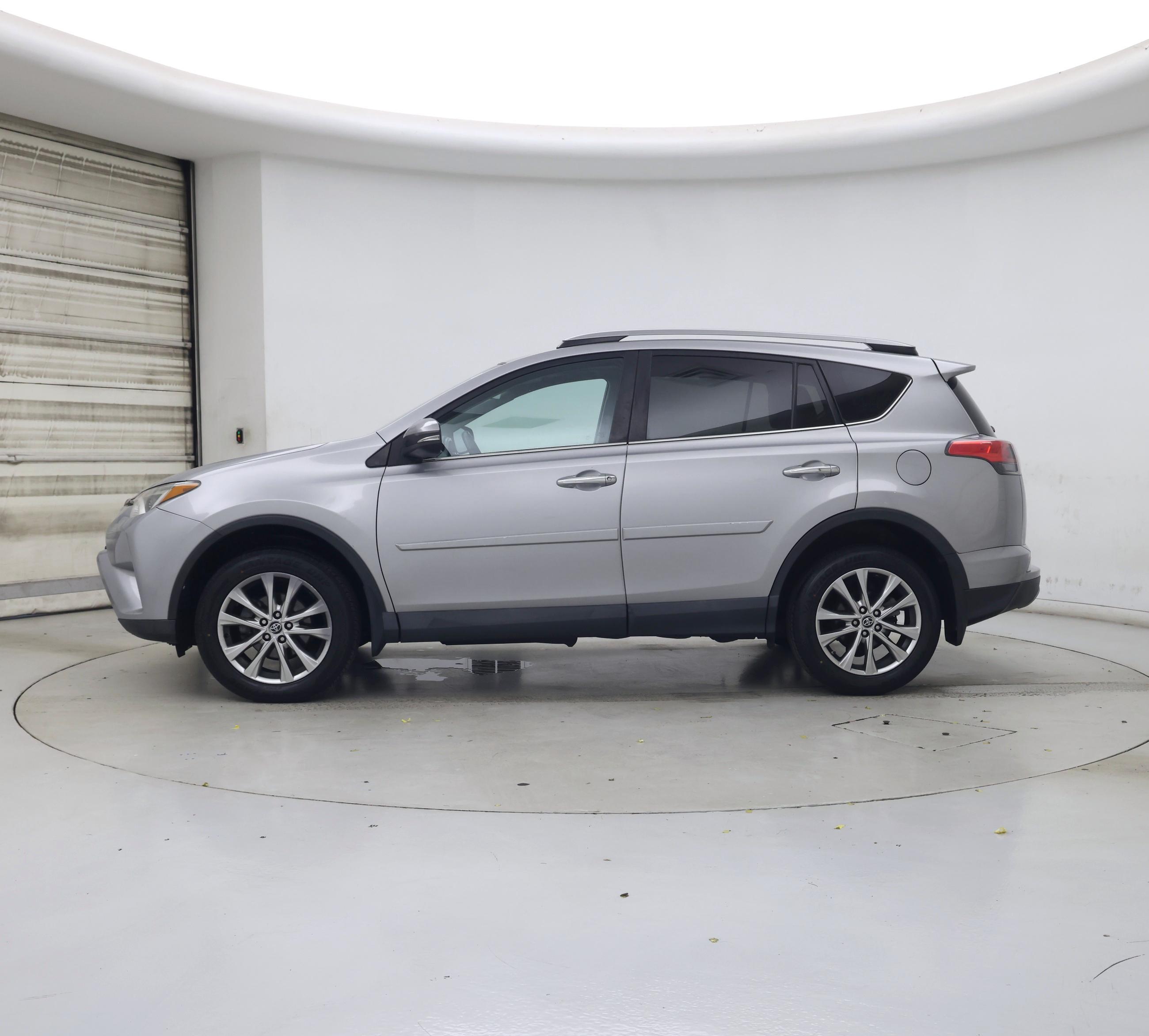 Thumbnail: 2018 Toyota RAV4 - 3