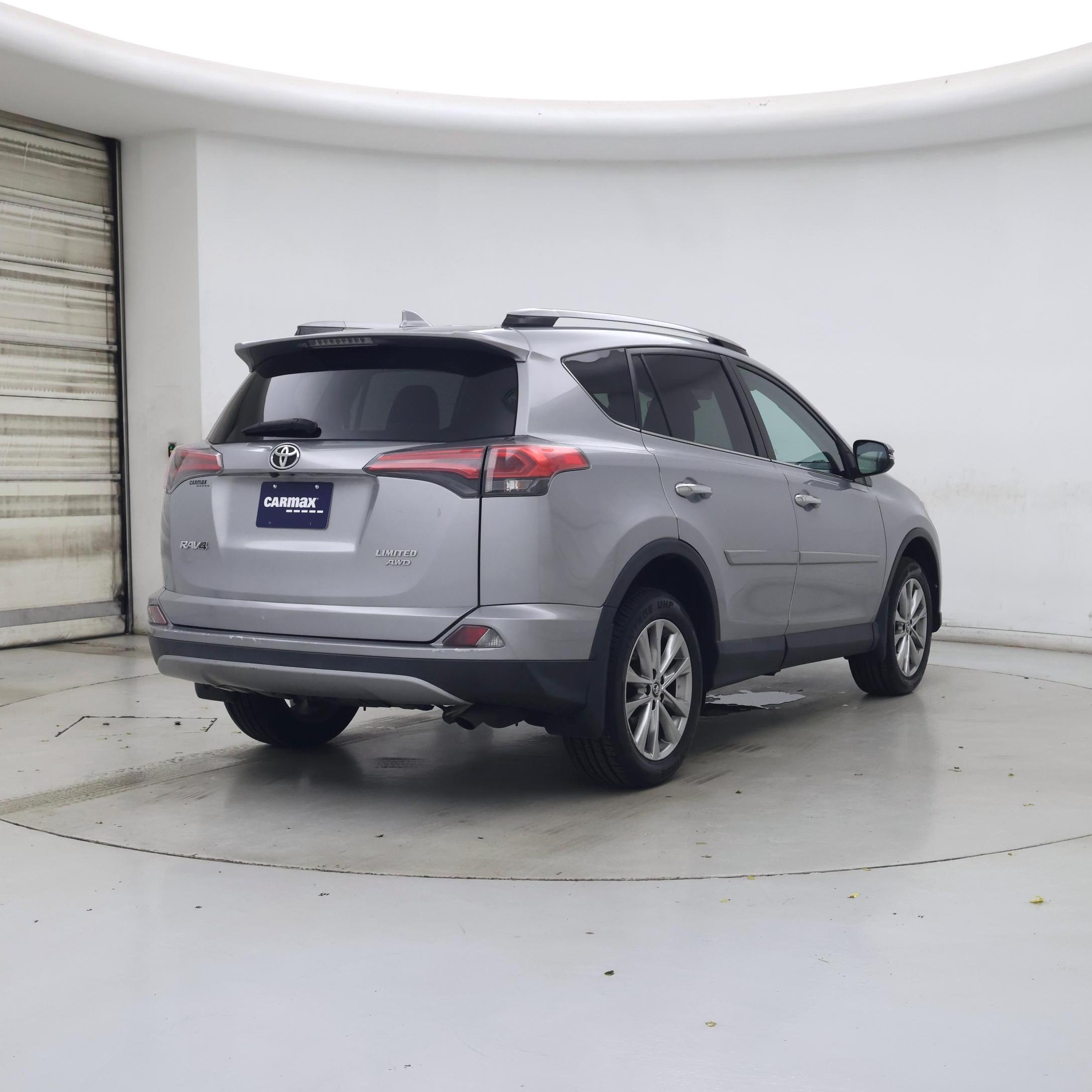 Thumbnail: 2018 Toyota RAV4 - 8