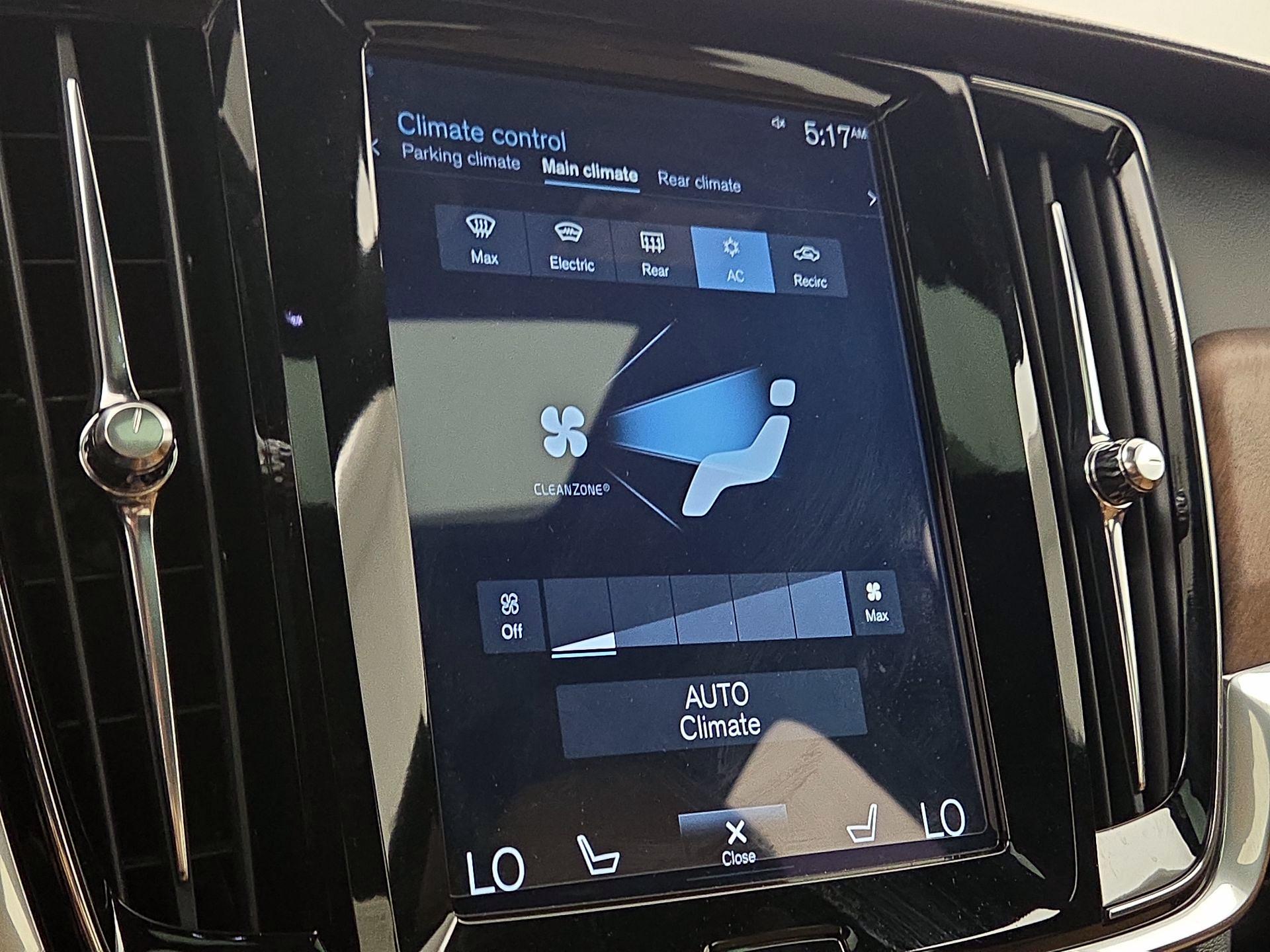 Thumbnail: 2017 Volvo S90 - 17