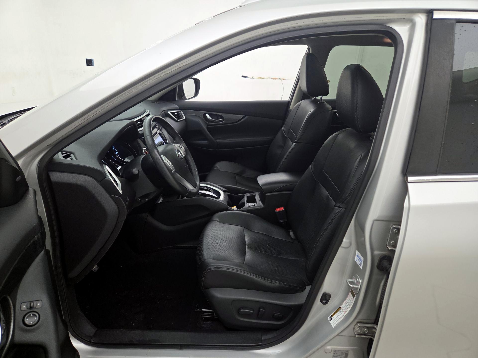 Thumbnail: 2016 Nissan Rogue - 11