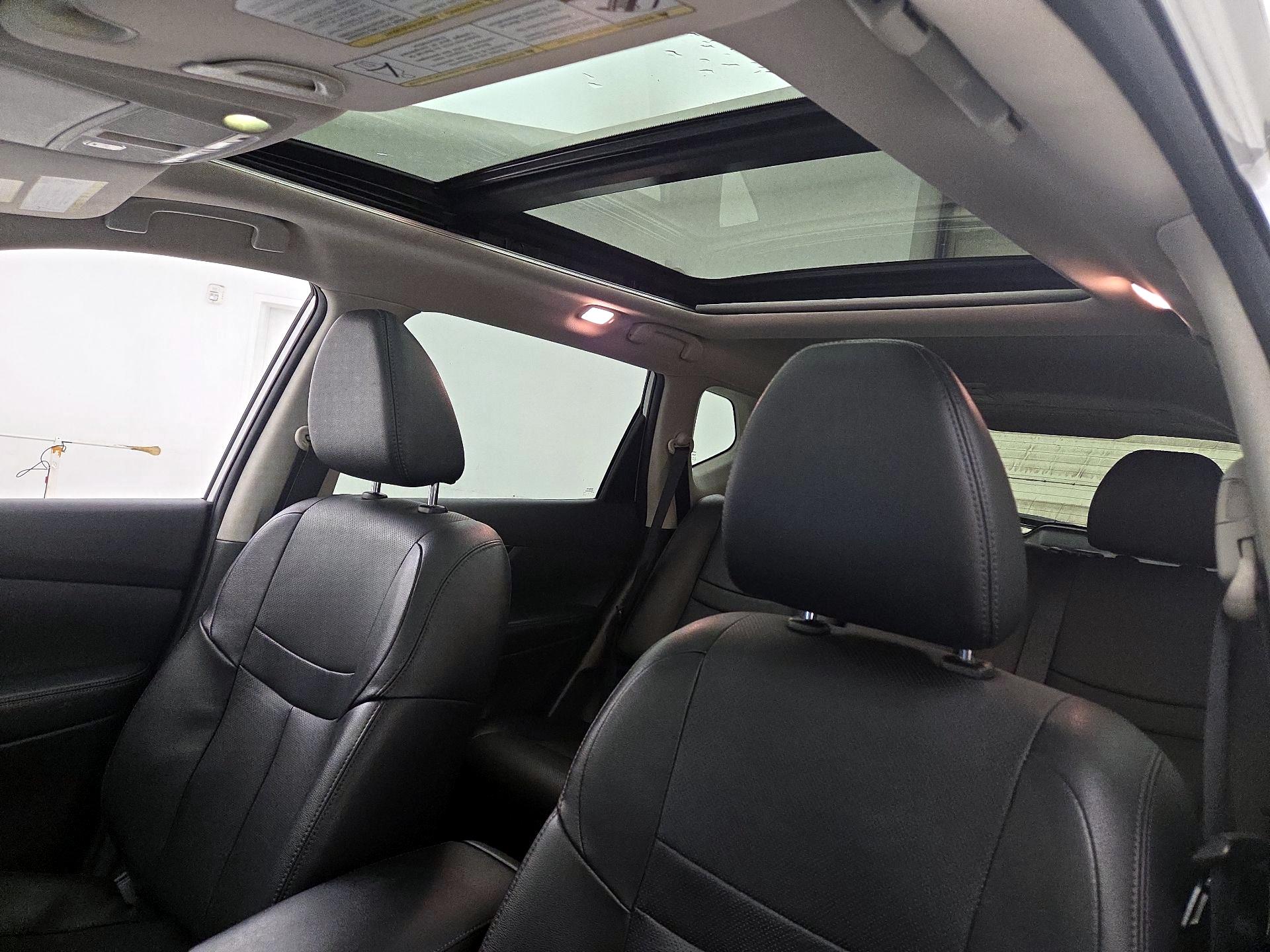 Thumbnail: 2016 Nissan Rogue - 20