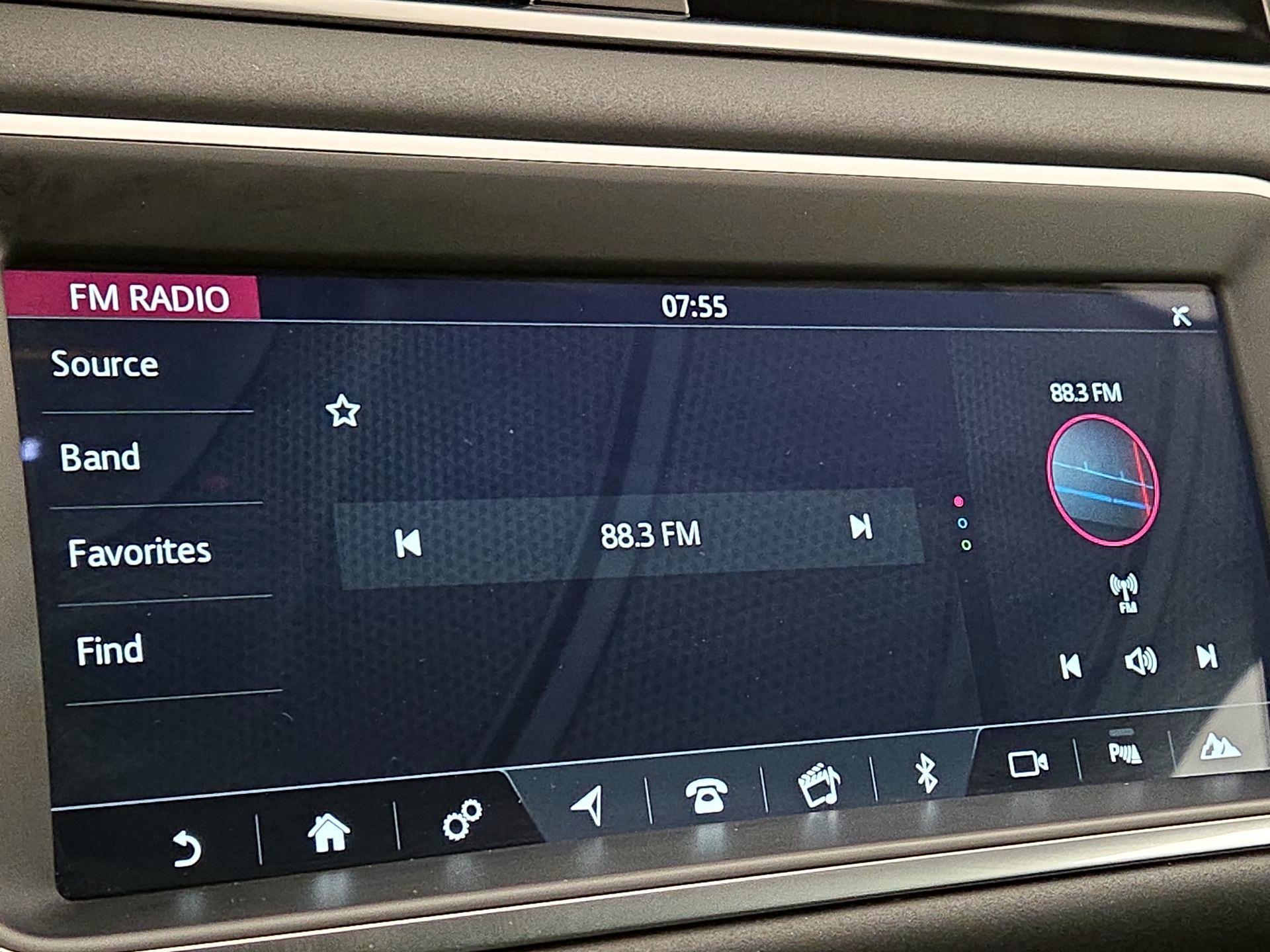 Thumbnail: 2020 Land Rover Range Rover Evoque - 16