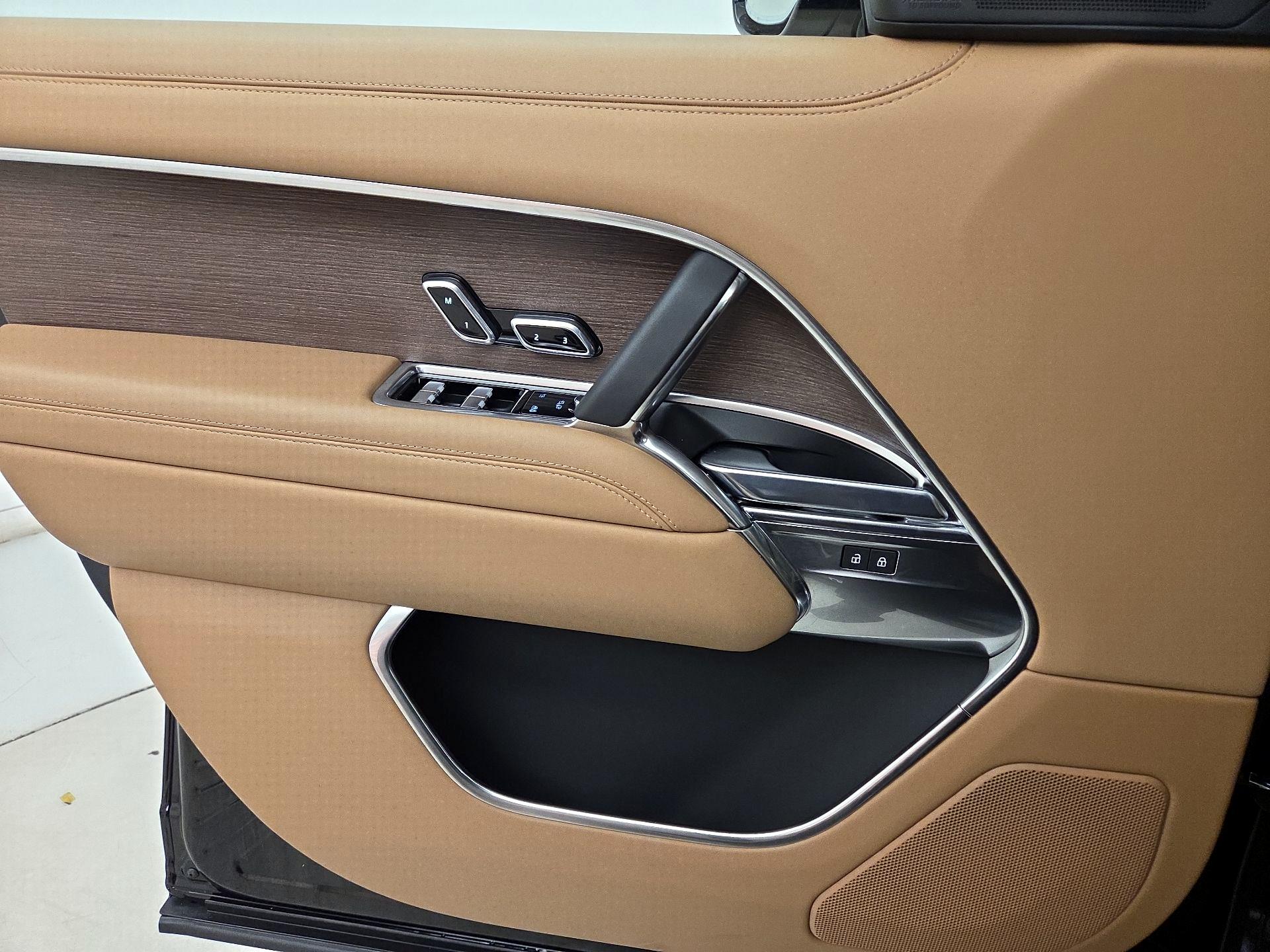 Thumbnail: 2025 Land Rover Range Rover - 12