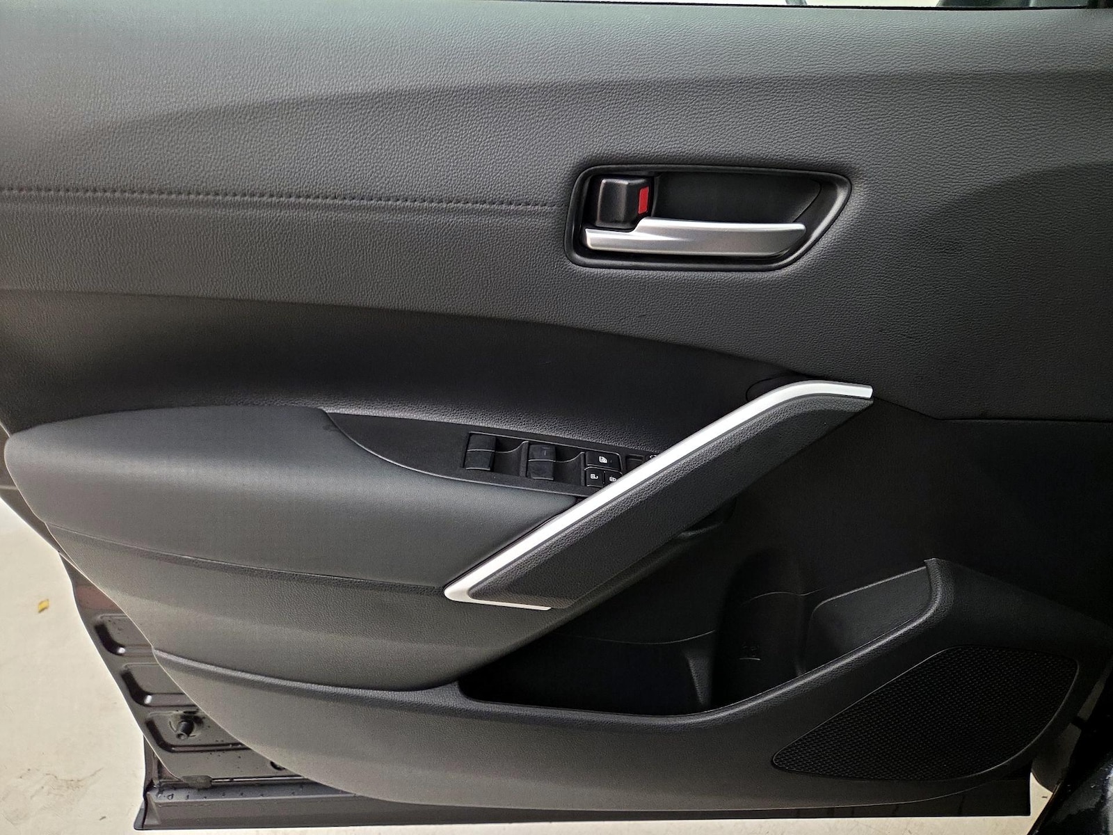 2026 Toyota Corolla Cross XLE - Photo 13