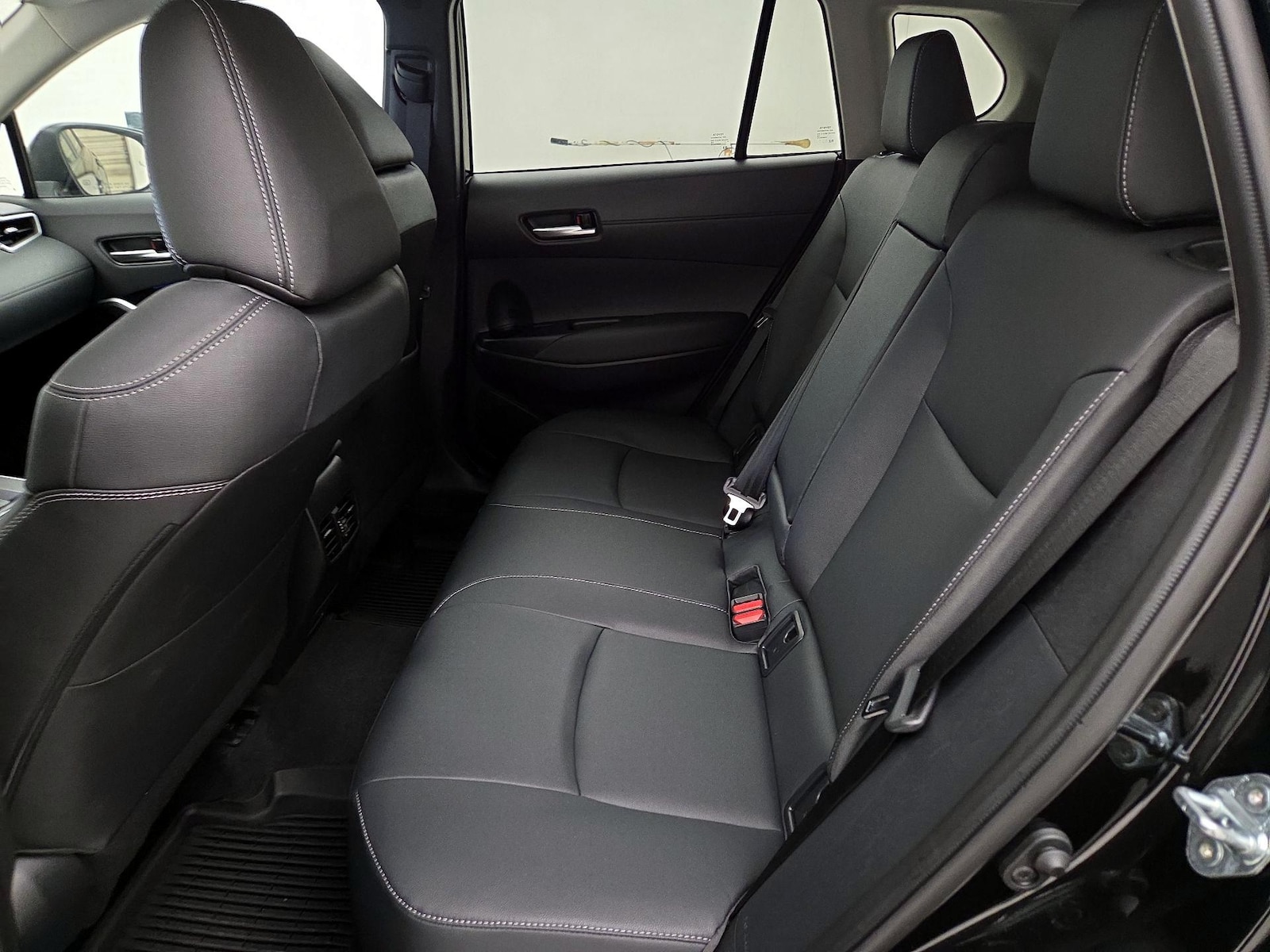 2026 Toyota Corolla Cross XLE - Photo 21