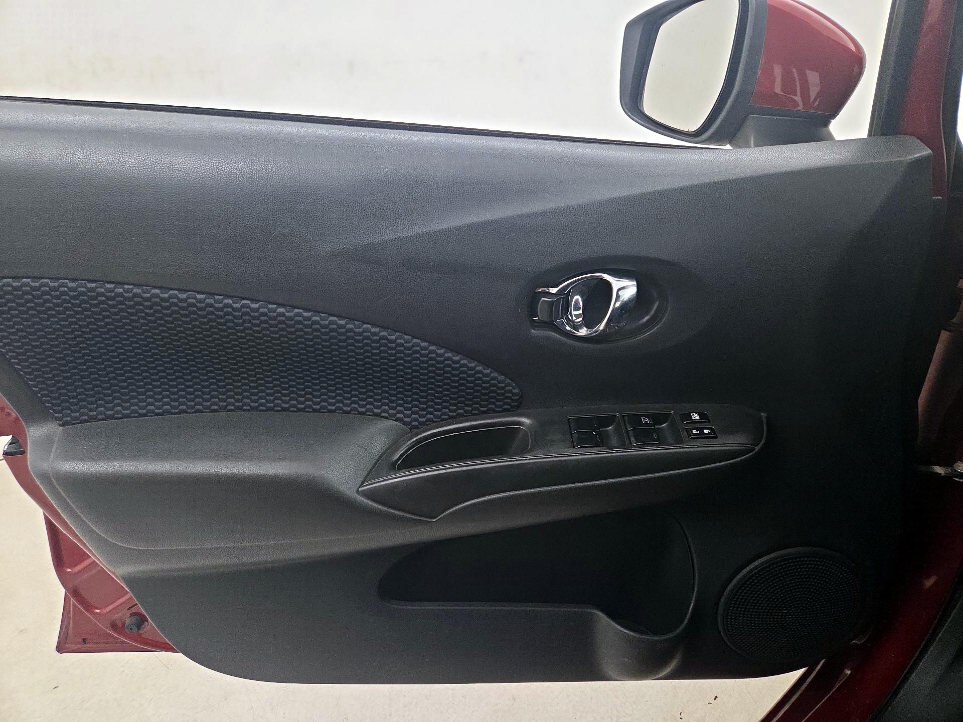 Thumbnail: 2016 Nissan Versa Note - 12