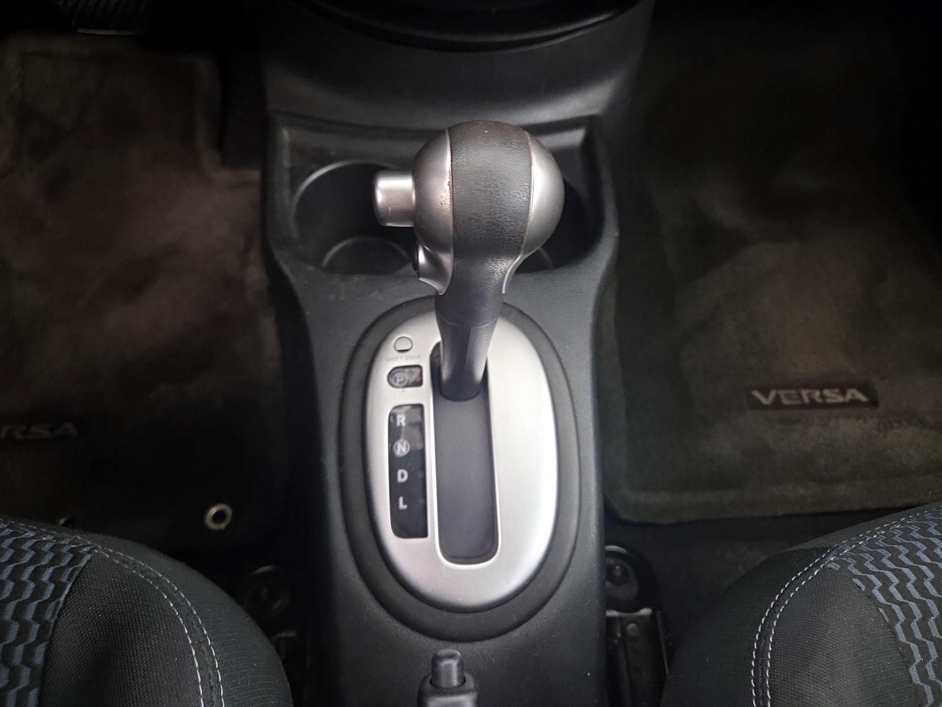 Thumbnail: 2016 Nissan Versa Note - 17