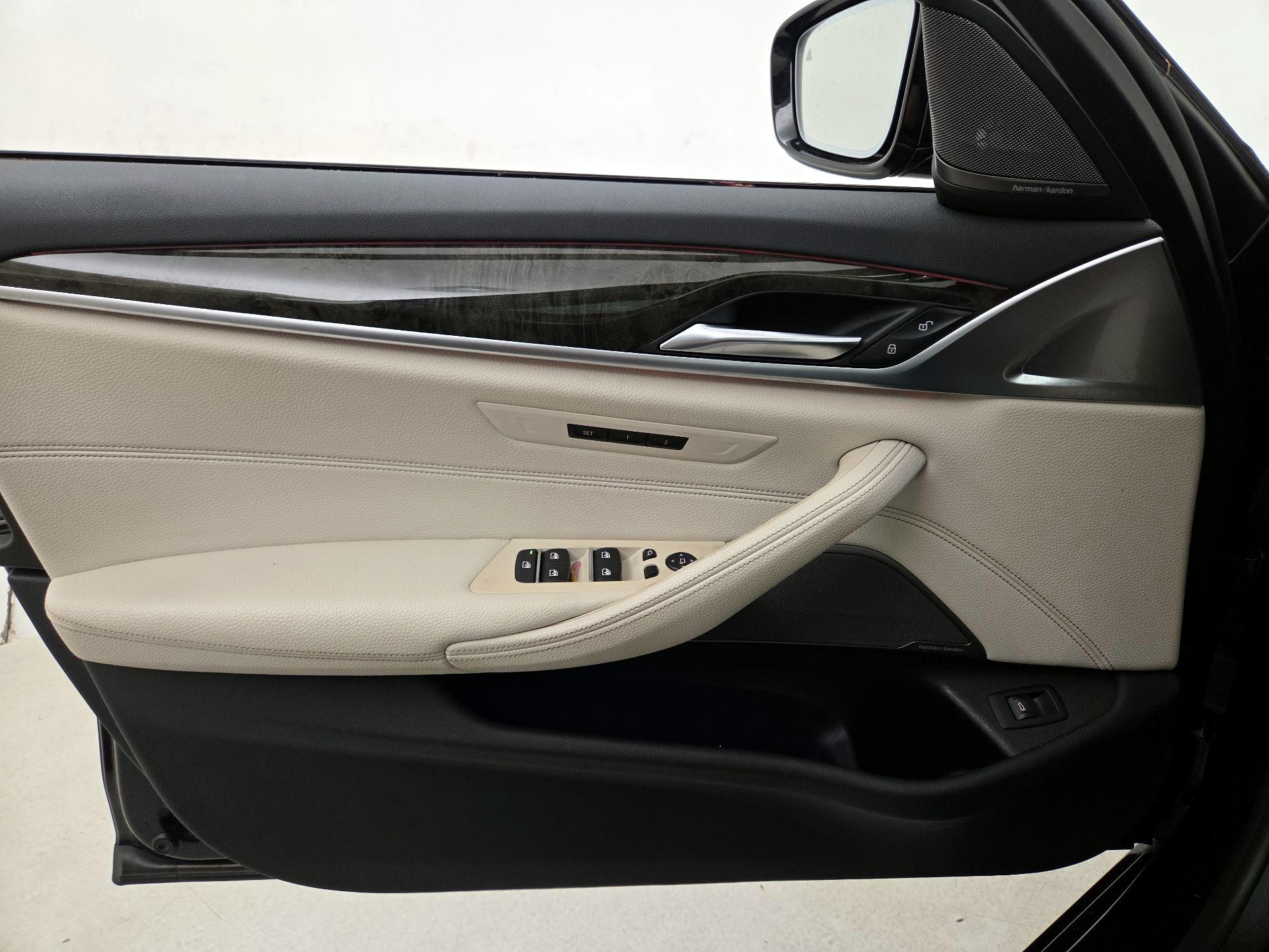 Thumbnail: 2021 BMW 5 Series - 12