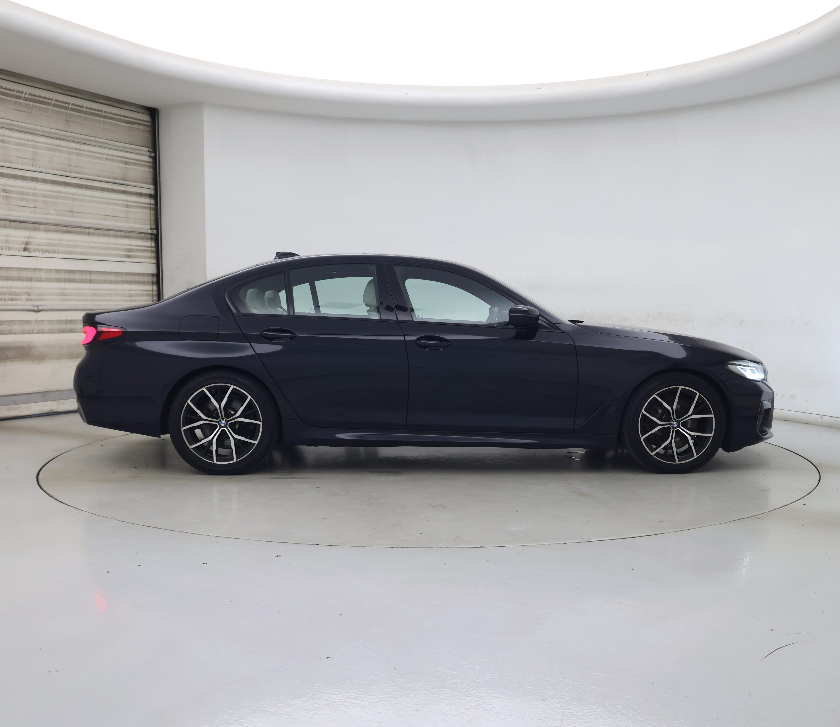 Thumbnail: 2021 BMW 5 Series - 7