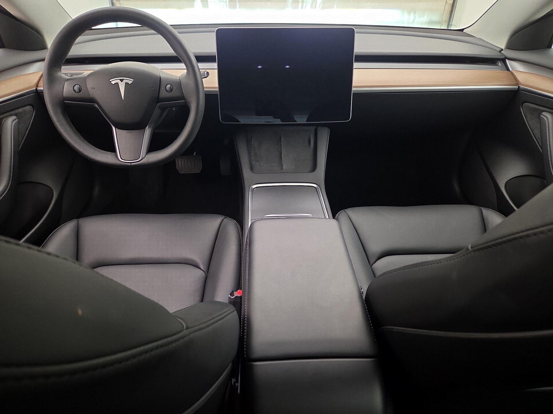 Thumbnail: 2023 Tesla Model 3 - 9