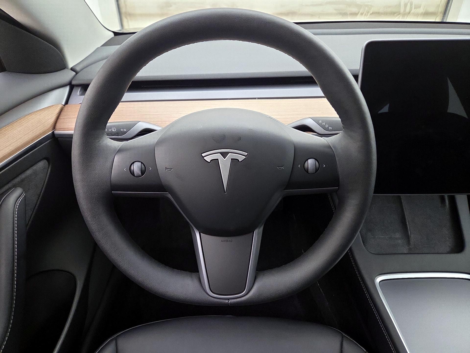 Thumbnail: 2023 Tesla Model 3 - 10