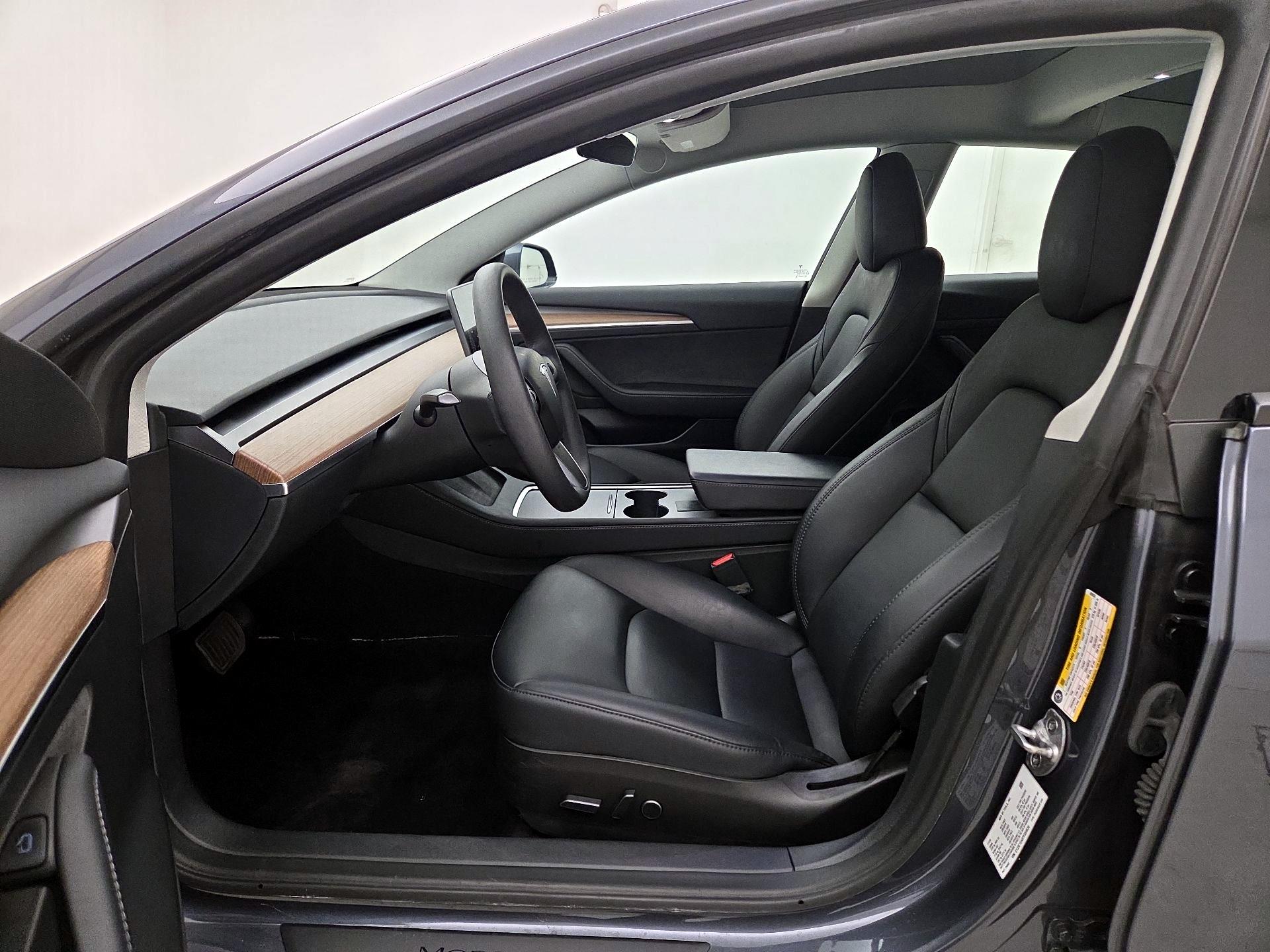 Thumbnail: 2023 Tesla Model 3 - 11