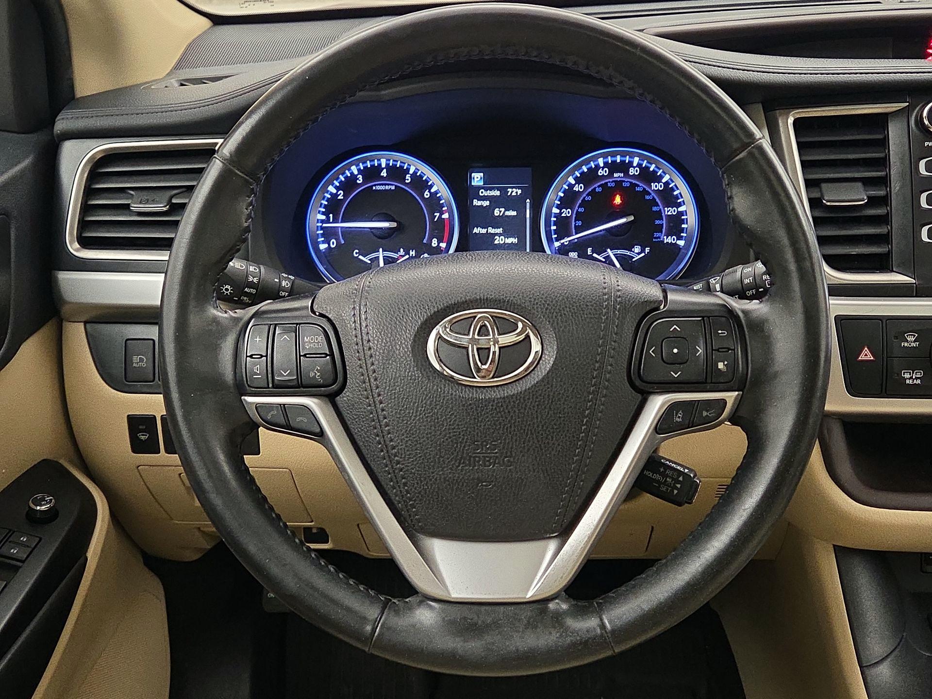Thumbnail: 2019 Toyota Highlander - 10