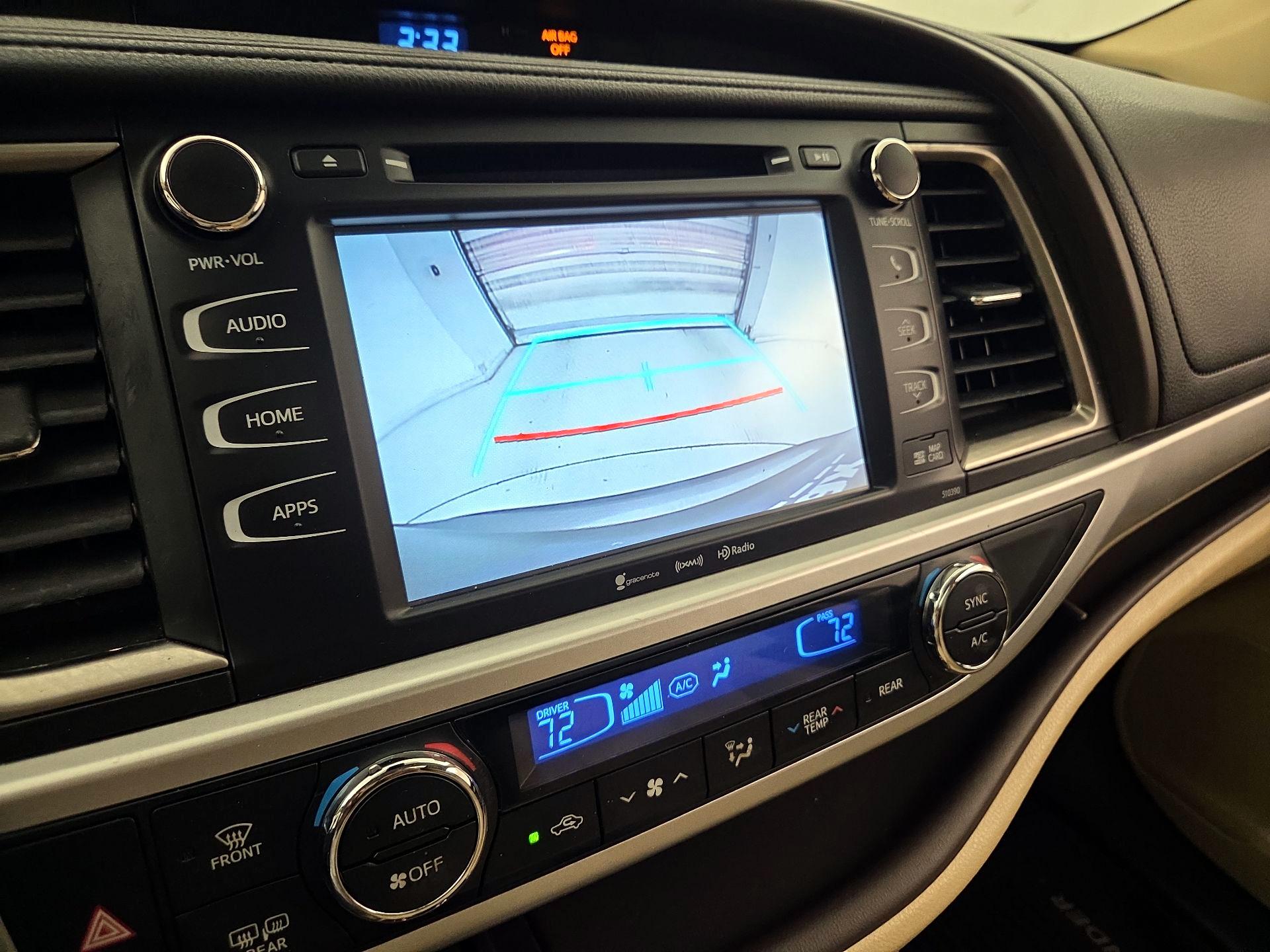 Thumbnail: 2019 Toyota Highlander - 14