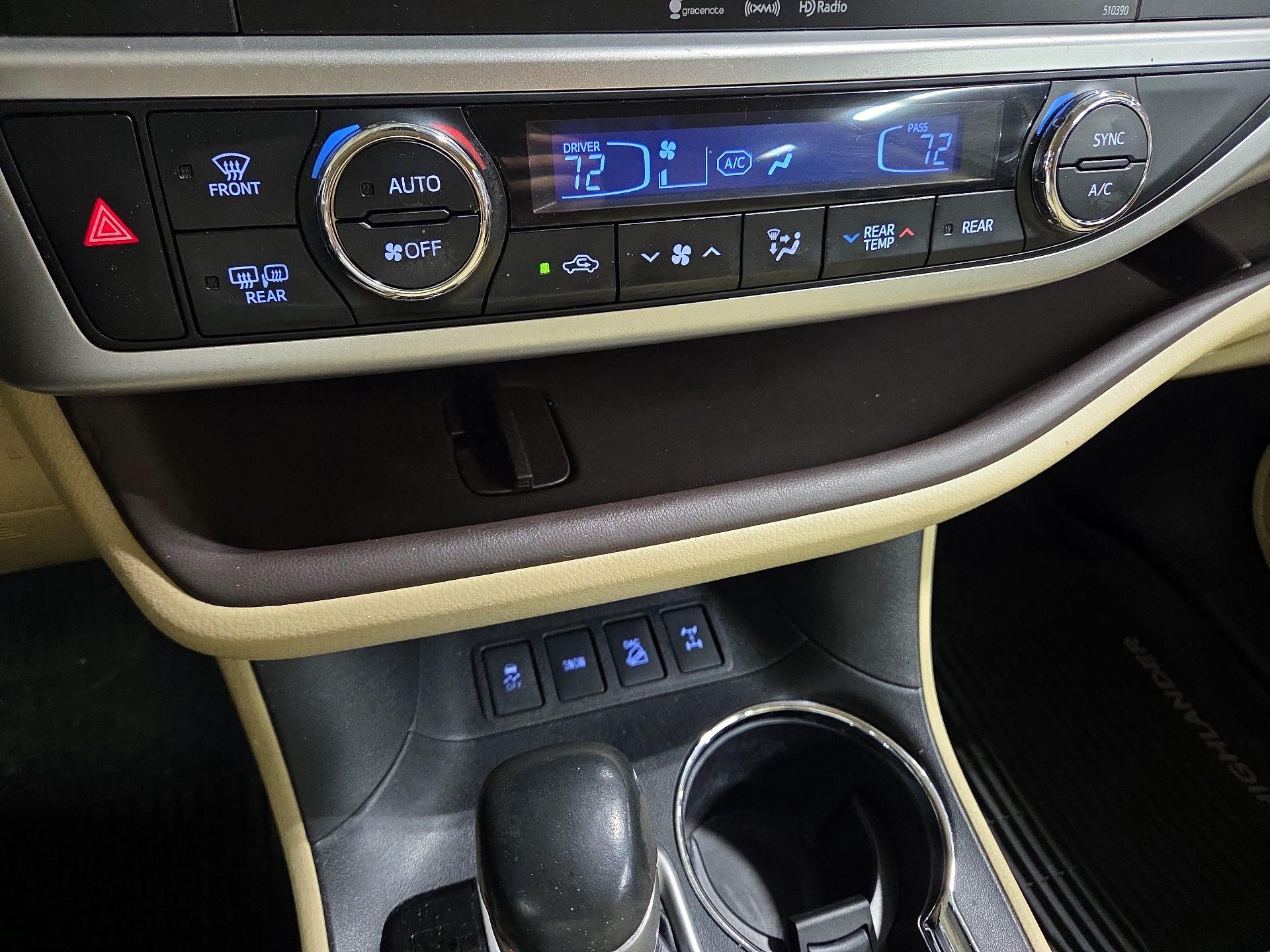 Thumbnail: 2019 Toyota Highlander - 16