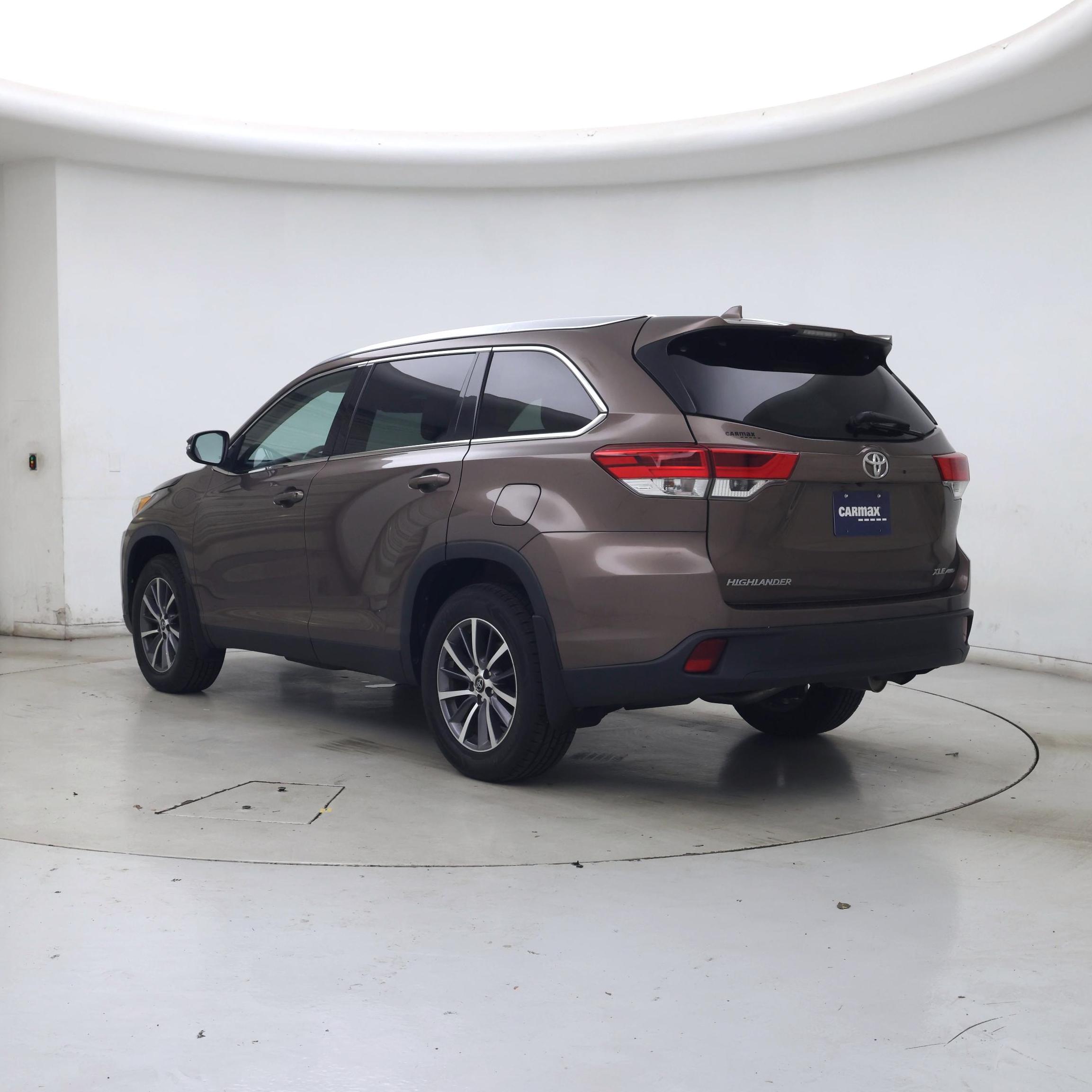 Thumbnail: 2019 Toyota Highlander - 2