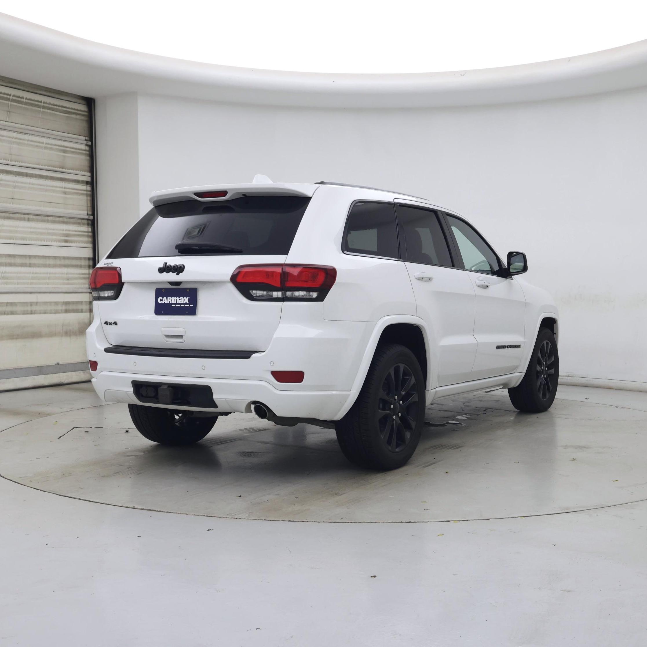 Thumbnail: 2020 Jeep Grand Cherokee - 8