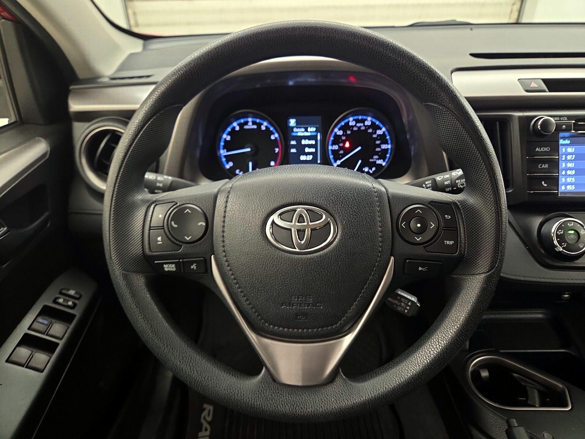 Thumbnail: 2017 Toyota RAV4 - 10