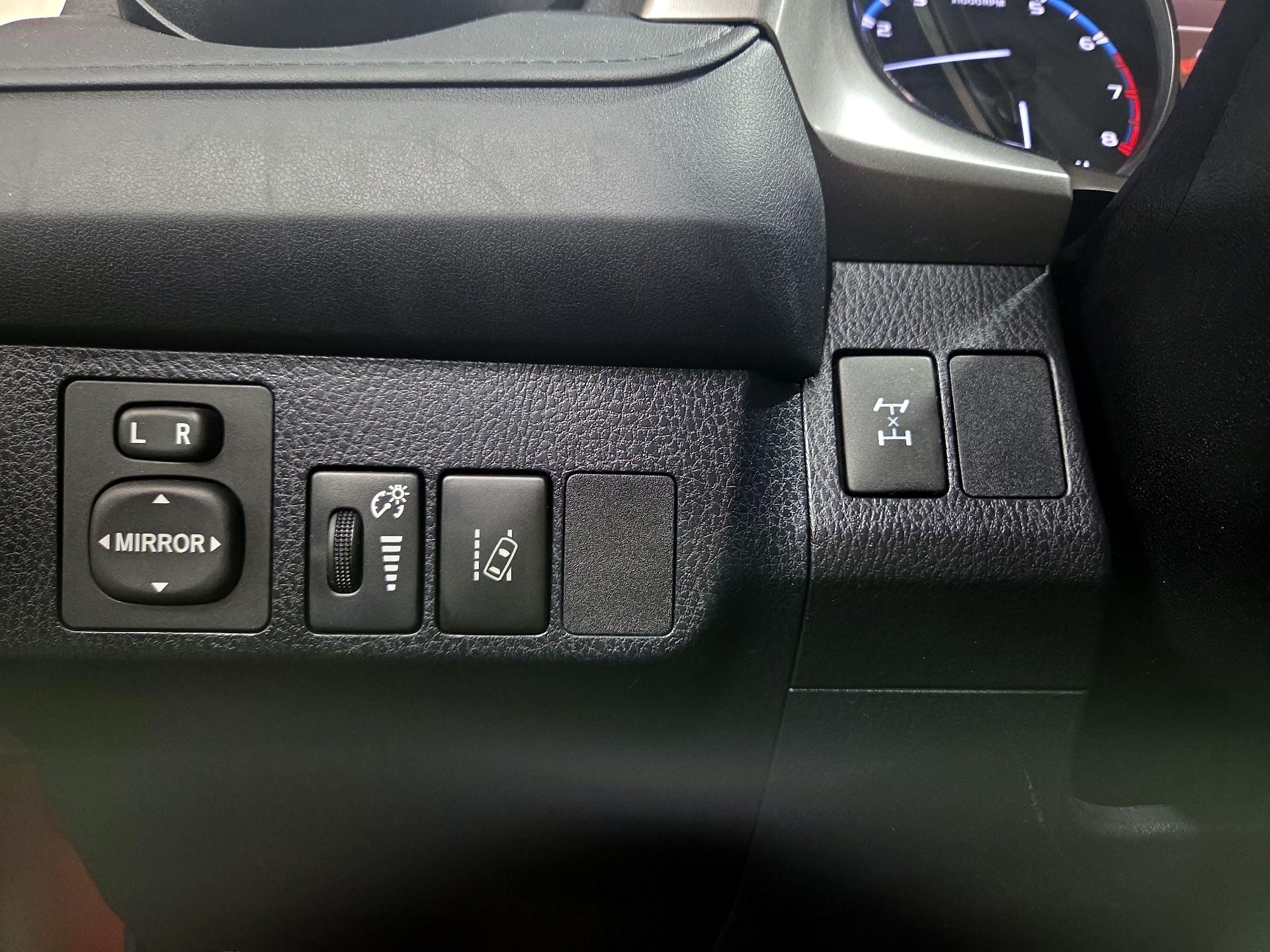 Thumbnail: 2017 Toyota RAV4 - 13