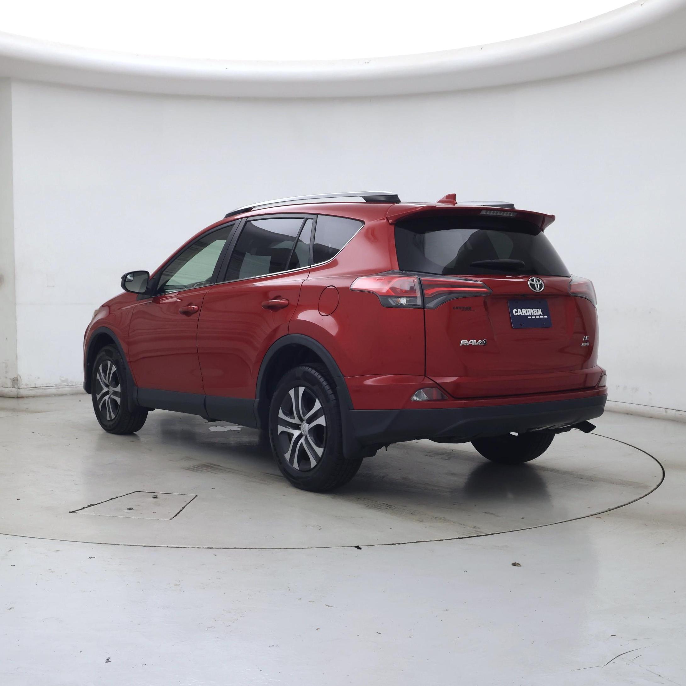 Thumbnail: 2017 Toyota RAV4 - 2