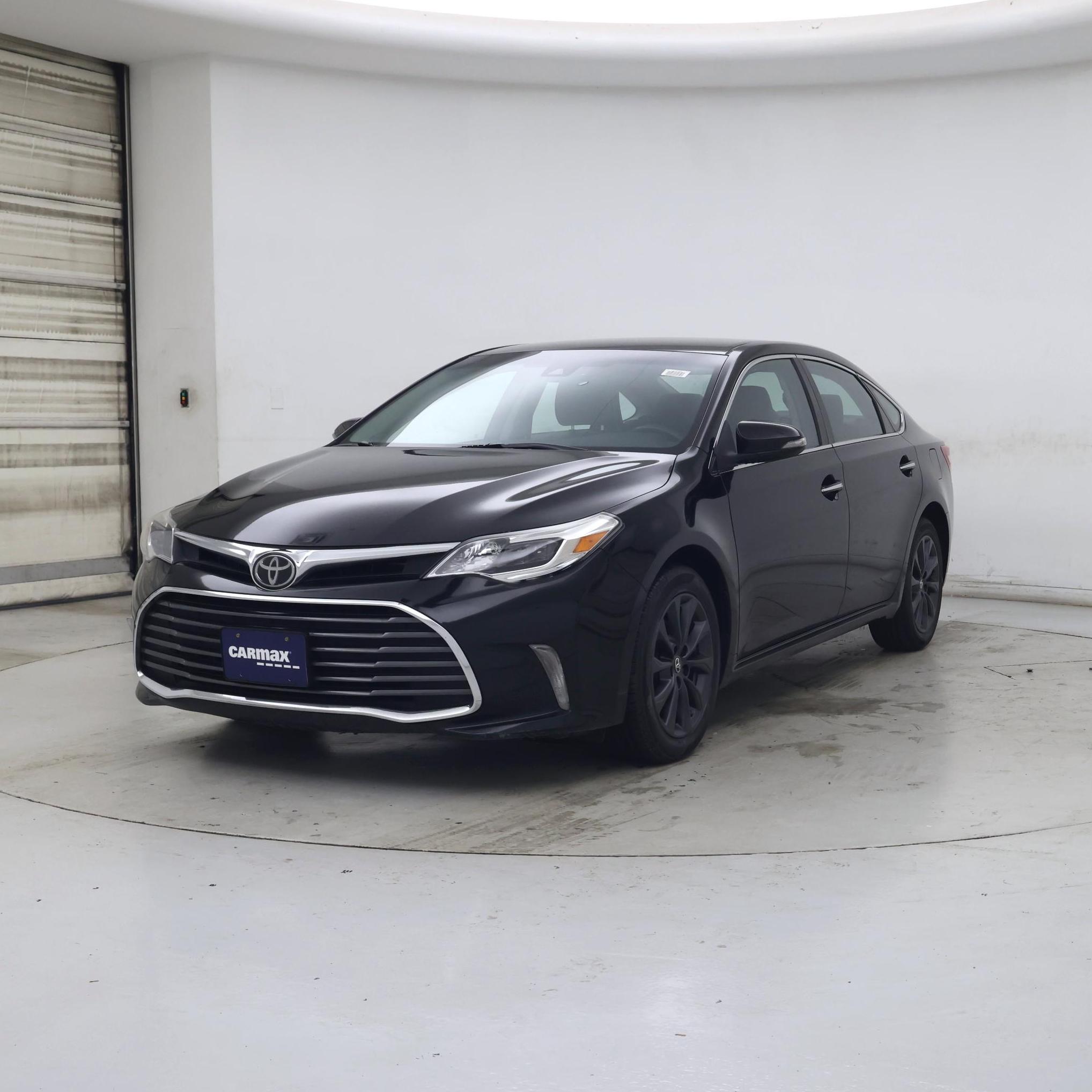 Thumbnail: 2018 Toyota Avalon - 4