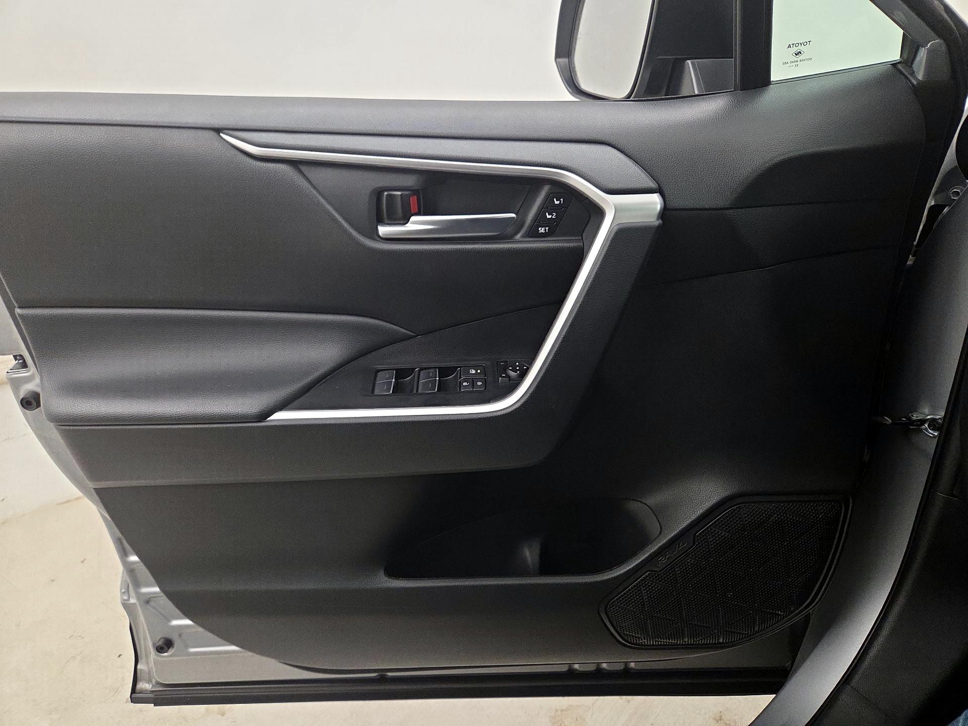 Thumbnail: 2024 Toyota RAV4 - 12