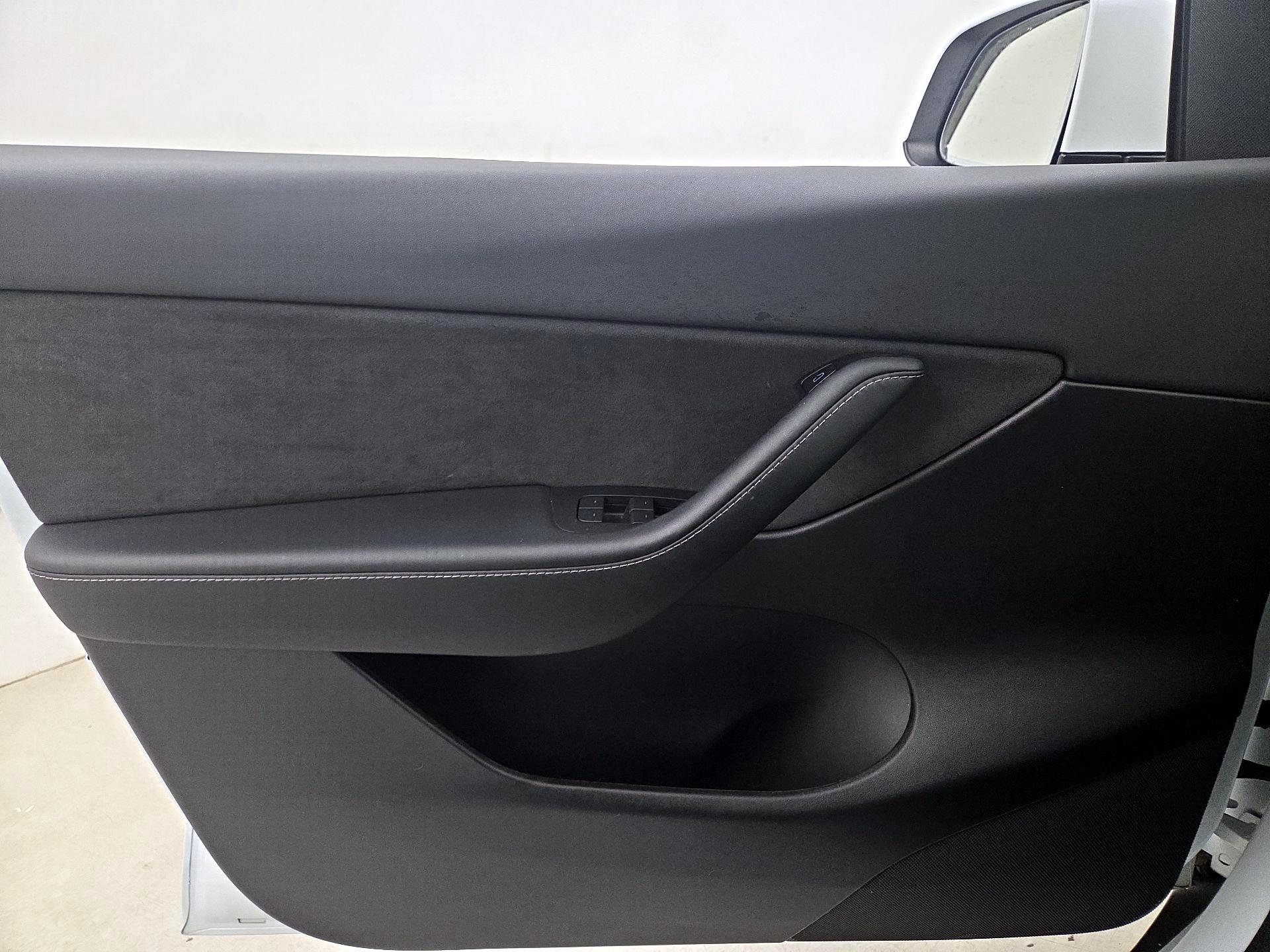 Thumbnail: 2022 Tesla Model Y - 12