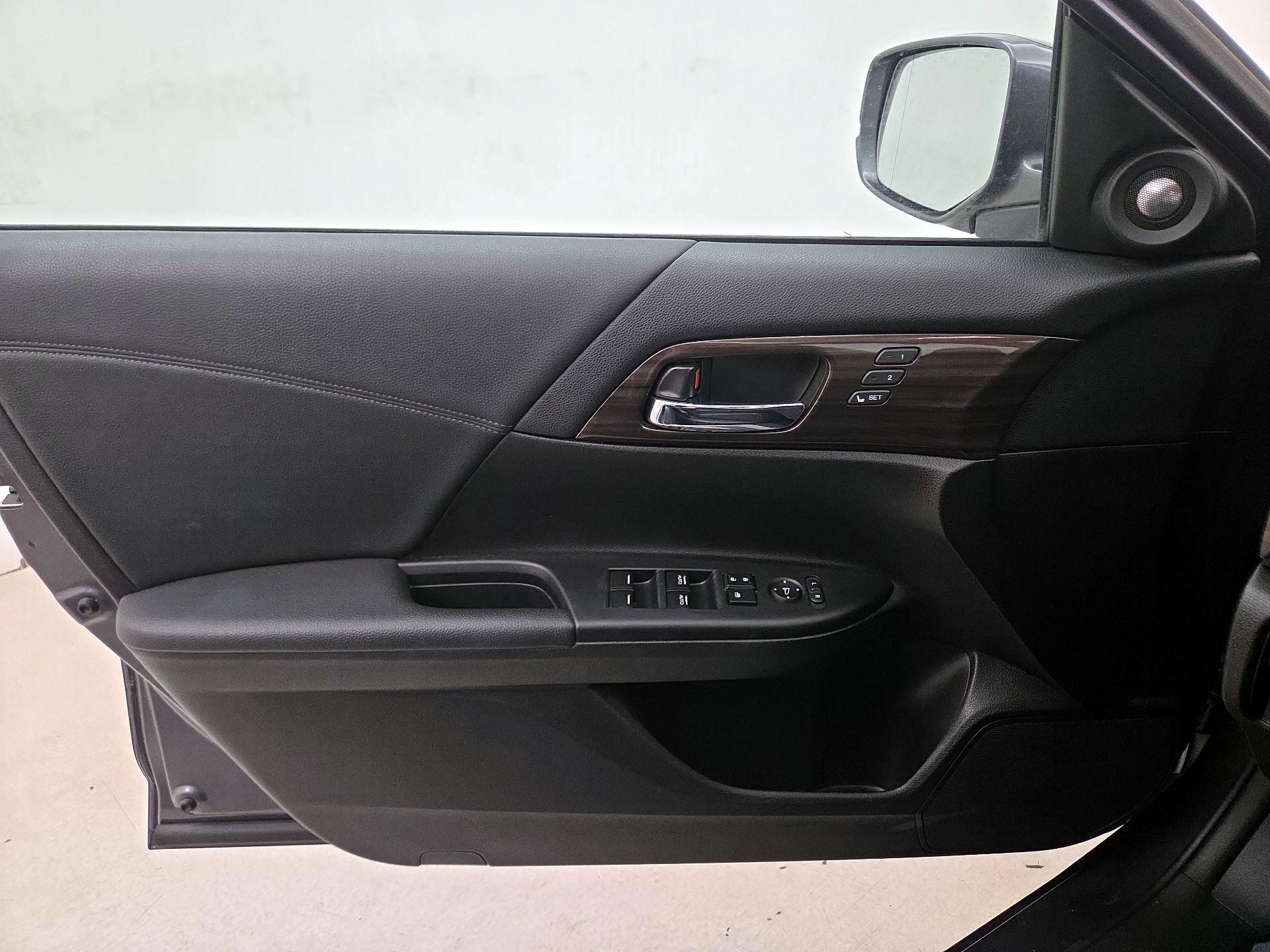 Thumbnail: 2016 Honda Accord - 12