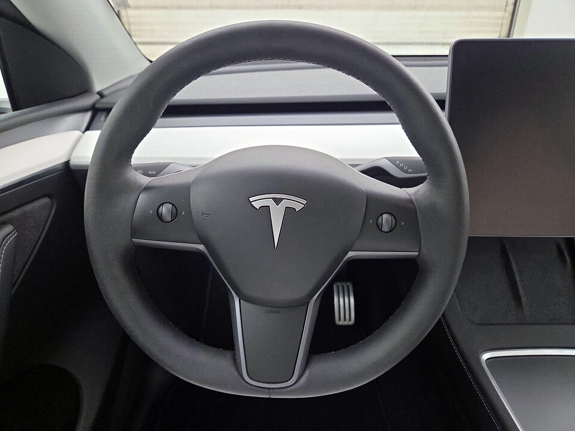 Thumbnail: 2023 Tesla Model Y - 10