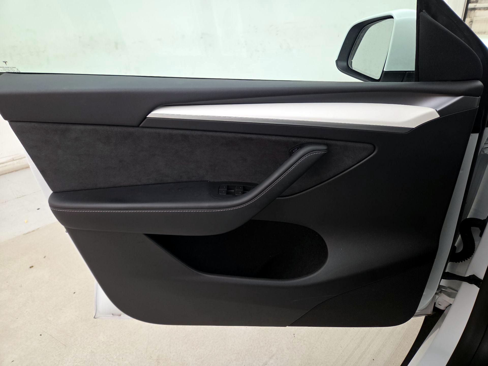 Thumbnail: 2023 Tesla Model Y - 12